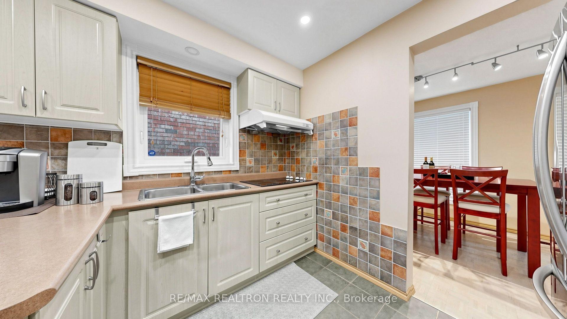 Photo 13 of 145 Campbell Avenue, Vaughan, Crestwood-Springfarm-Yorkhill — HOMEH