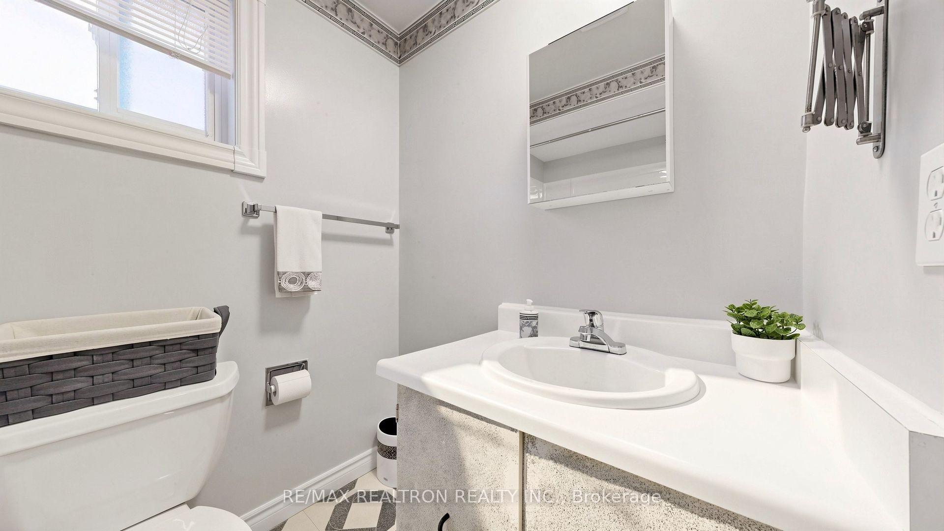 Photo 21 of 145 Campbell Avenue, Vaughan, Crestwood-Springfarm-Yorkhill — HOMEH