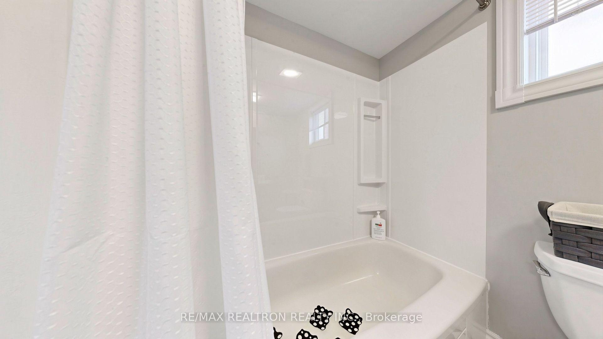 Photo 22 of 145 Campbell Avenue, Vaughan, Crestwood-Springfarm-Yorkhill — HOMEH