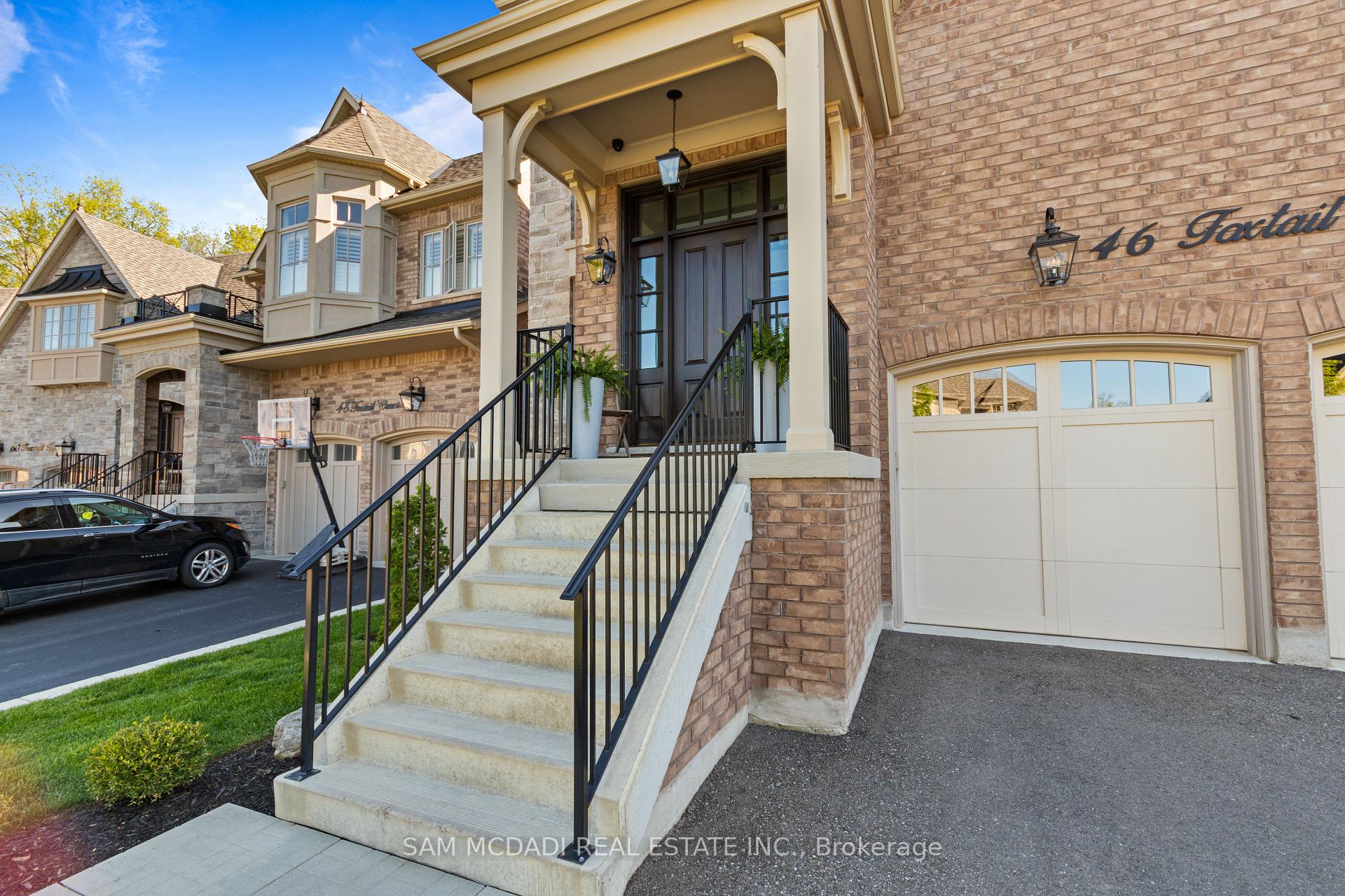 Photo 2 of 46 Foxtail Court, Halton Hills, Georgetown — HOMEH