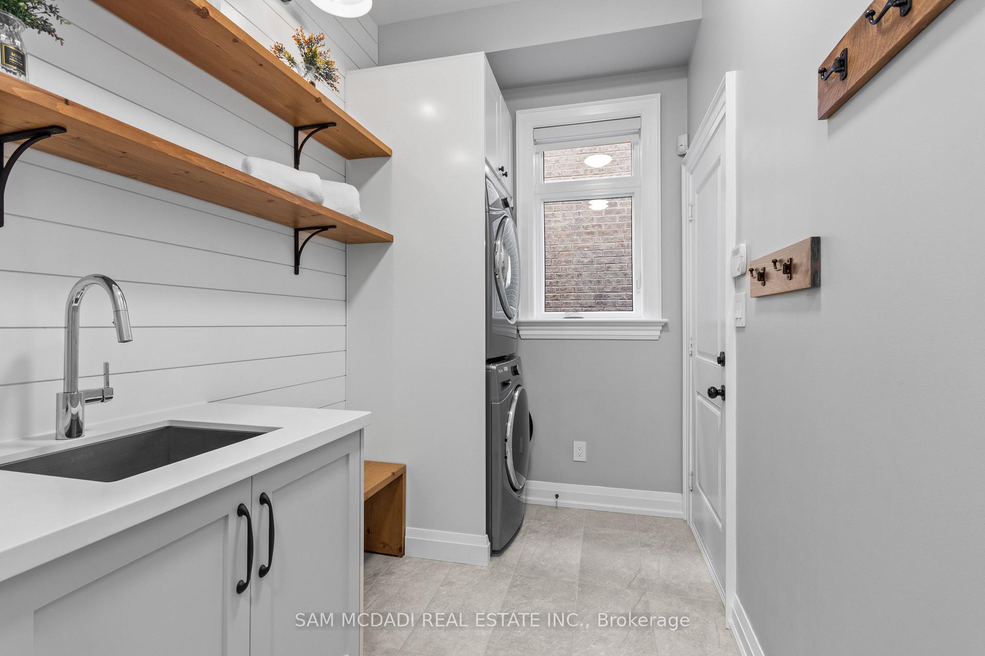 Photo 5 of 46 Foxtail Court, Halton Hills, Georgetown — HOMEH