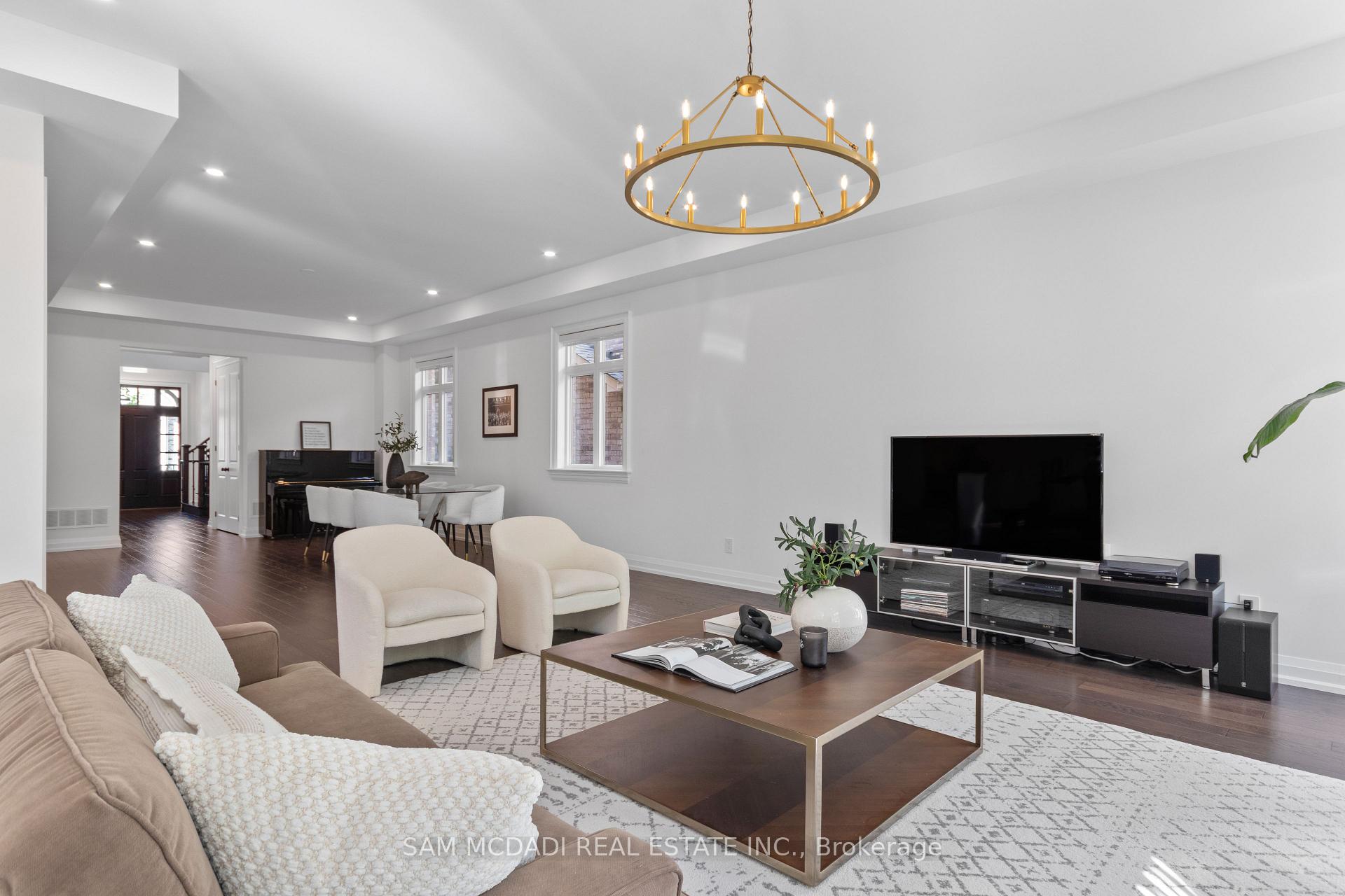 Photo 7 of 46 Foxtail Court, Halton Hills, Georgetown — HOMEH