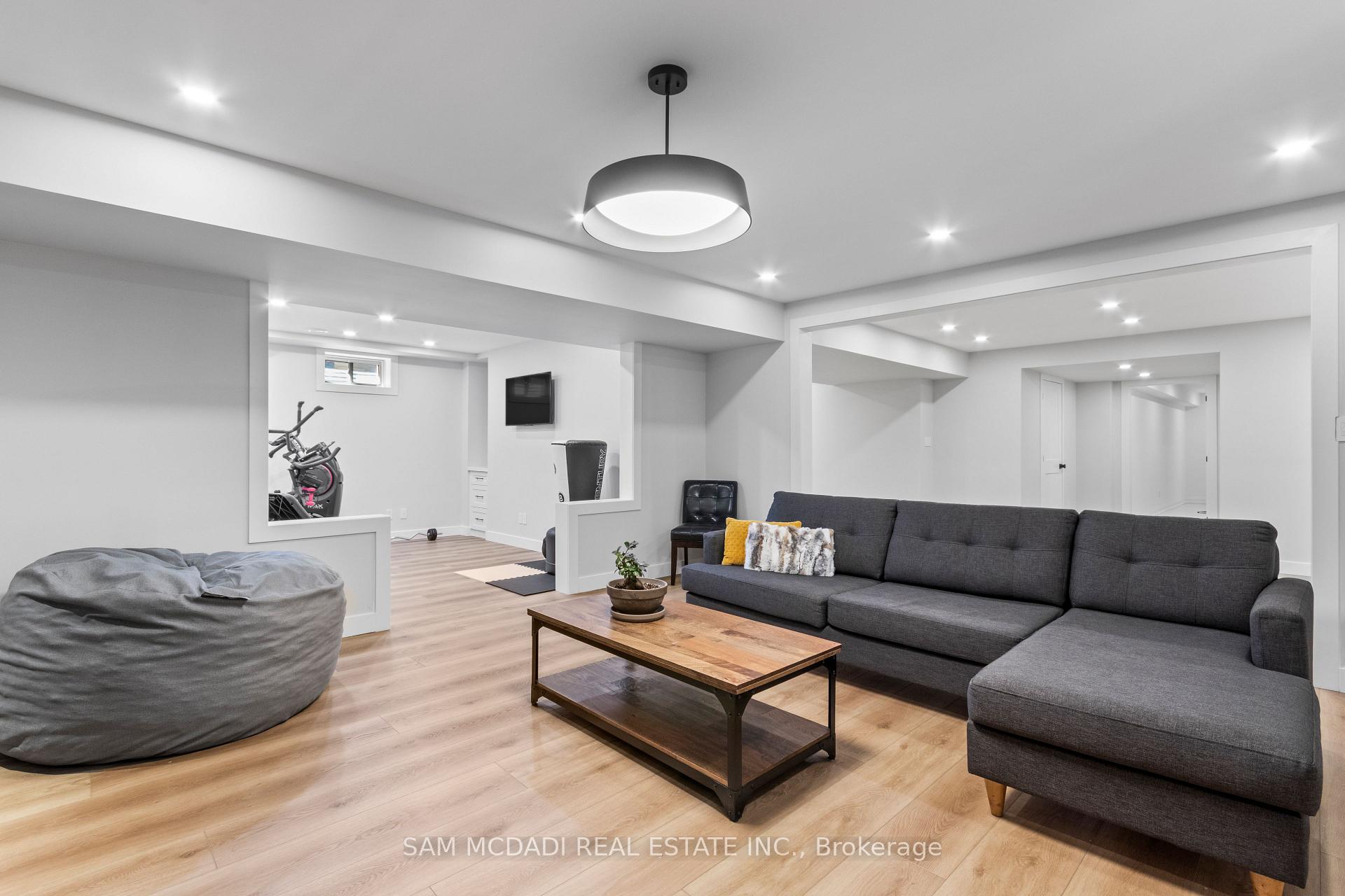 Photo 40 of 46 Foxtail Court, Halton Hills, Georgetown — HOMEH