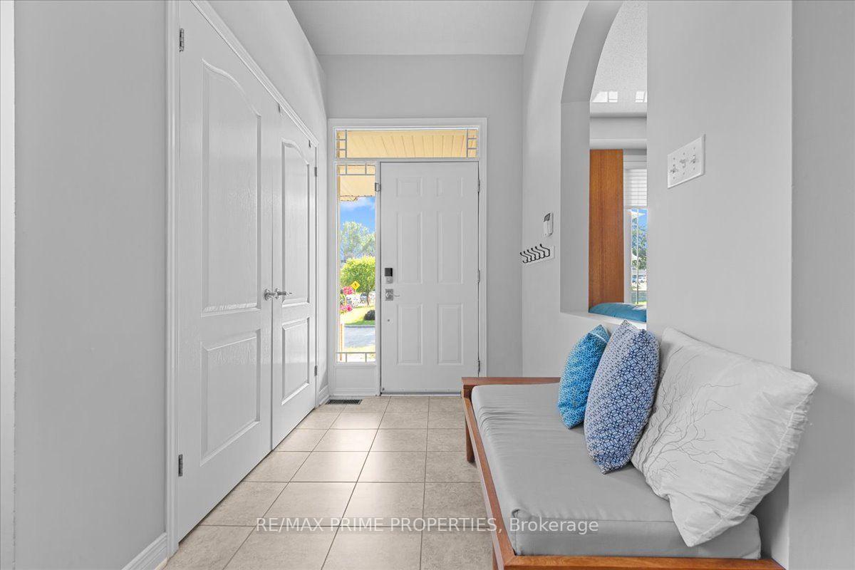 Photo 5 of 20 Quarry Ridge Drive, Ottawa, Convent Glen North — HOMEH