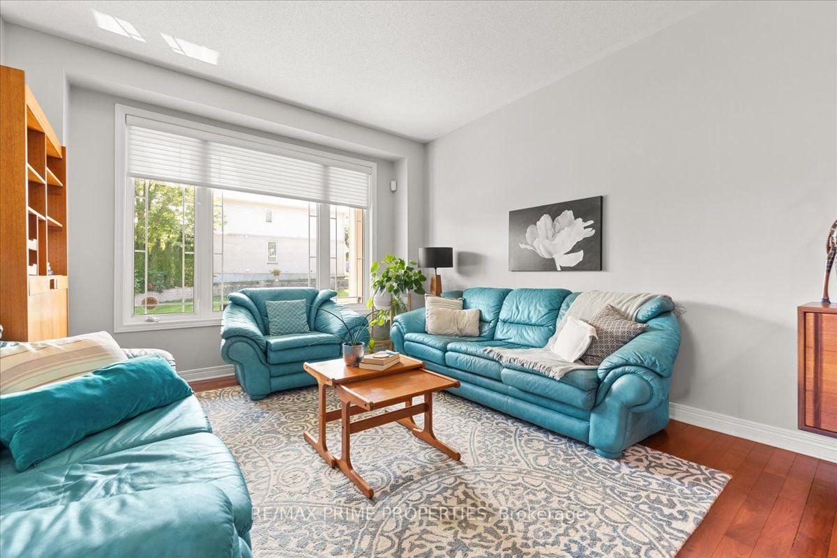 Photo 9 of 20 Quarry Ridge Drive, Ottawa, Convent Glen North — HOMEH