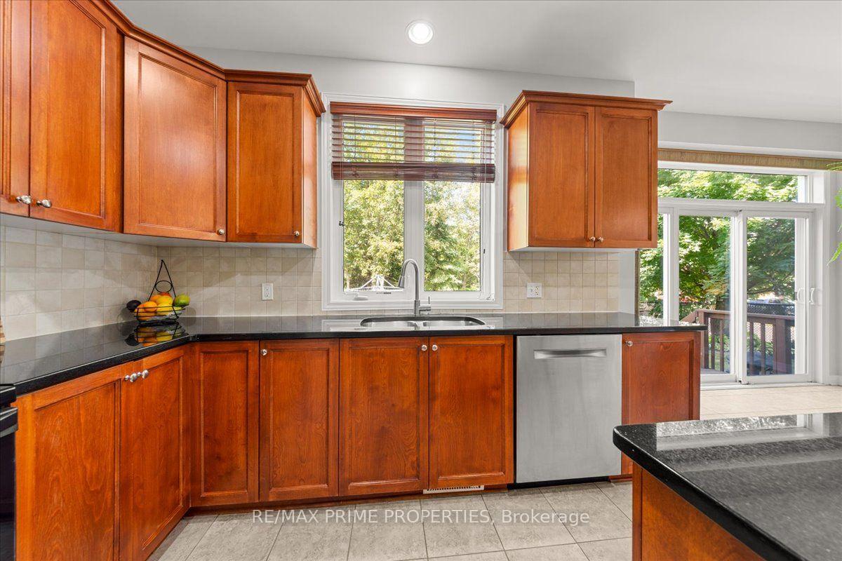 Photo 16 of 20 Quarry Ridge Drive, Ottawa, Convent Glen North — HOMEH