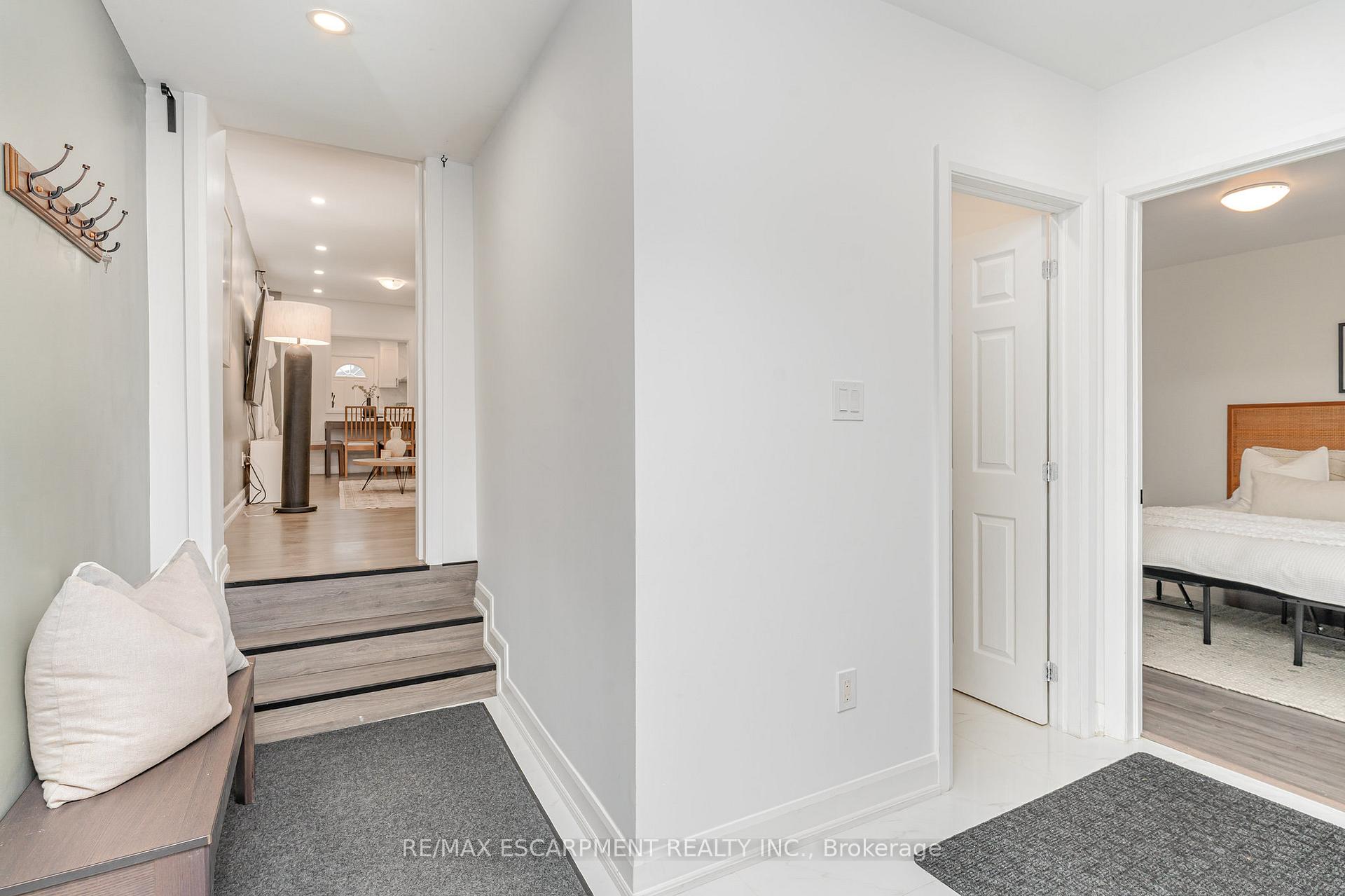 Photo 8 of 4 Robins Avenue, Hamilton, Crown Point — HOMEH
