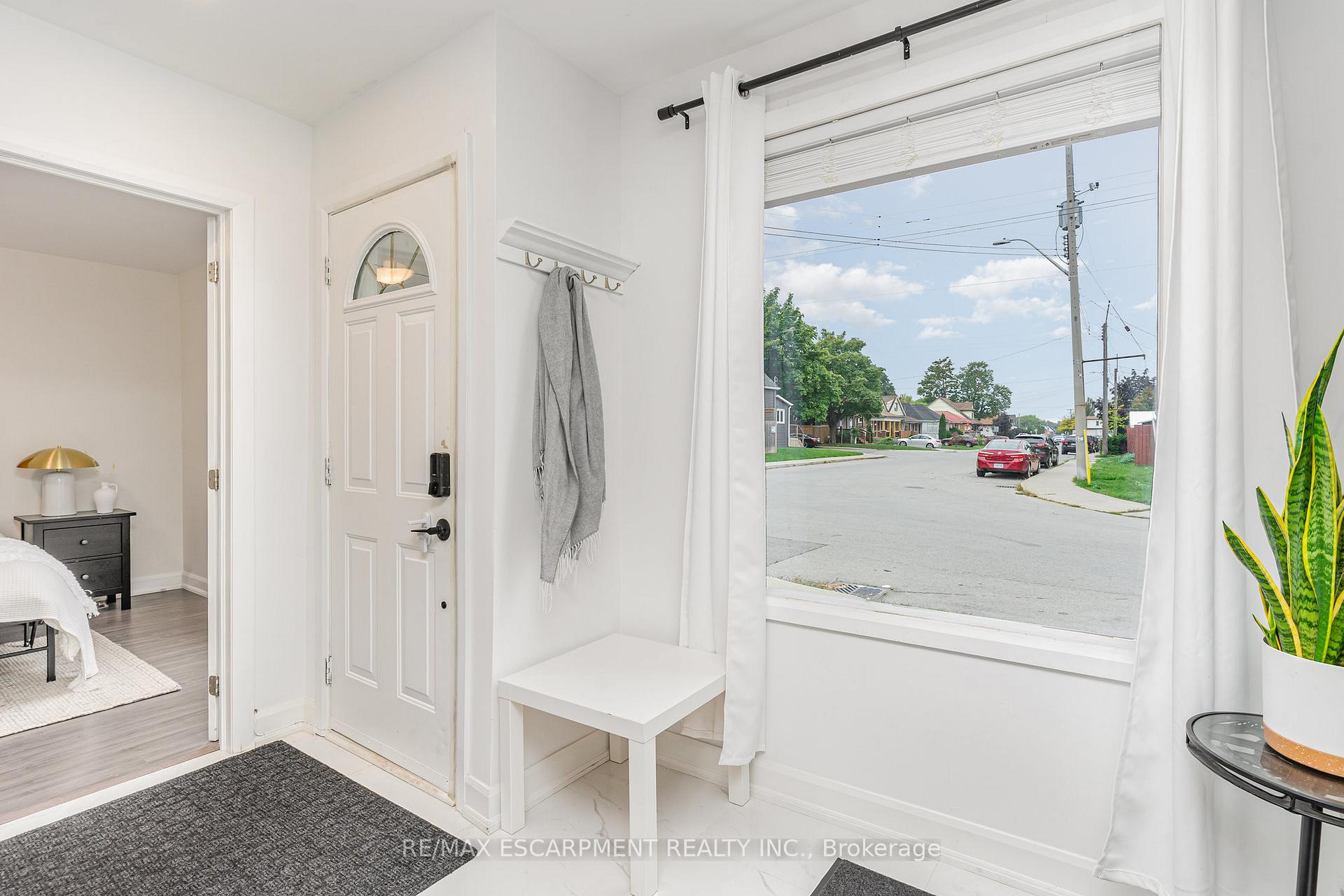 Photo 9 of 4 Robins Avenue, Hamilton, Crown Point — HOMEH