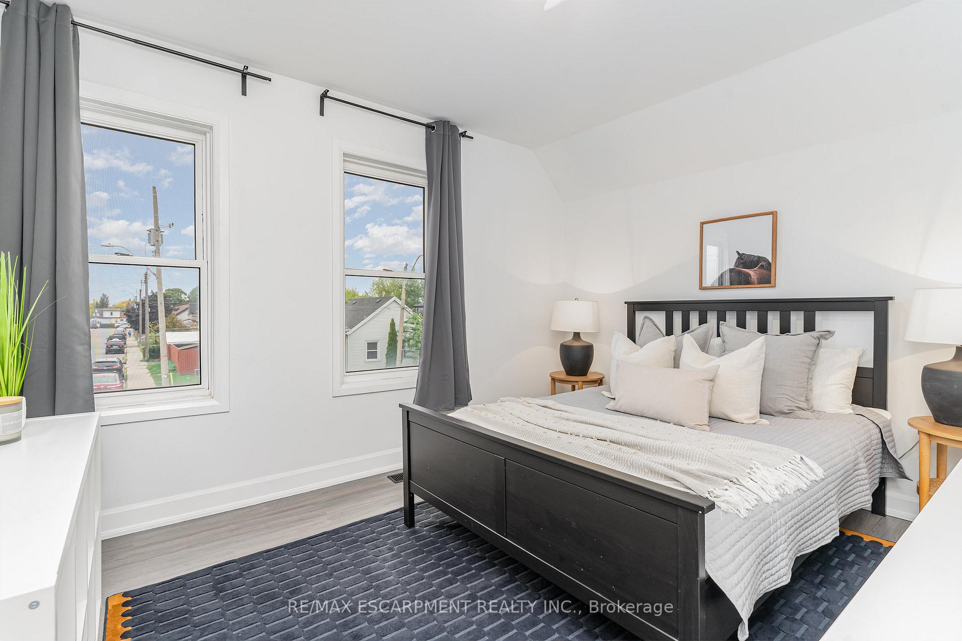 Photo 15 of 4 Robins Avenue, Hamilton, Crown Point — HOMEH