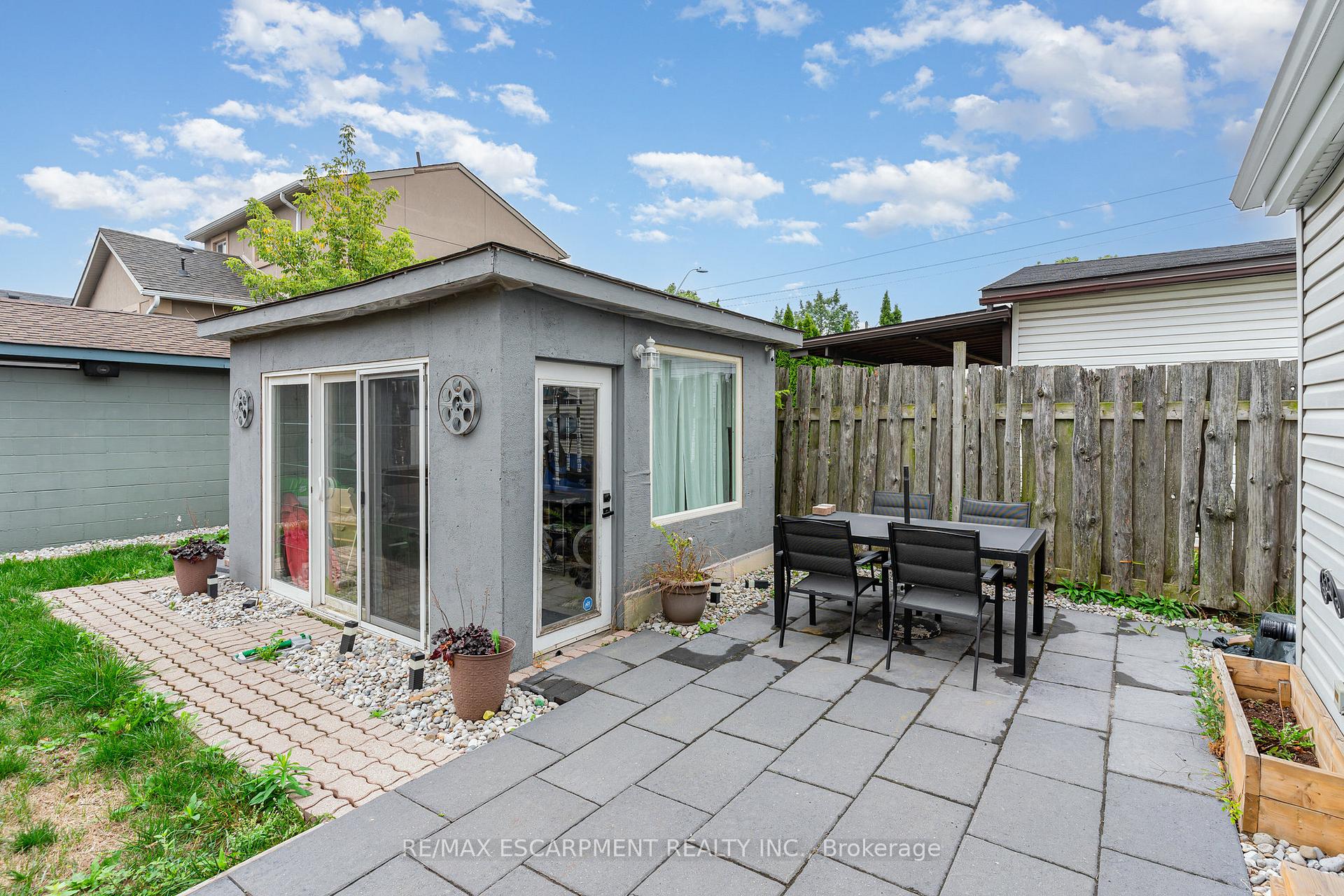 Photo 23 of 4 Robins Avenue, Hamilton, Crown Point — HOMEH