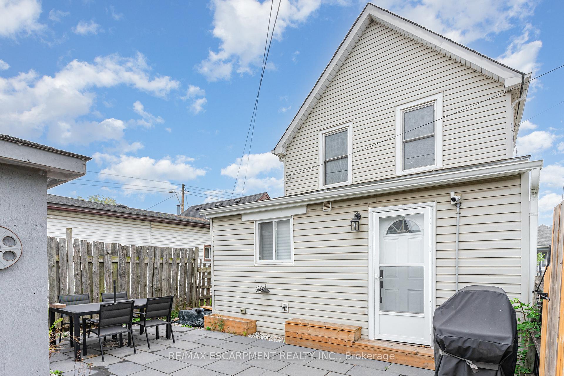 Photo 24 of 4 Robins Avenue, Hamilton, Crown Point — HOMEH