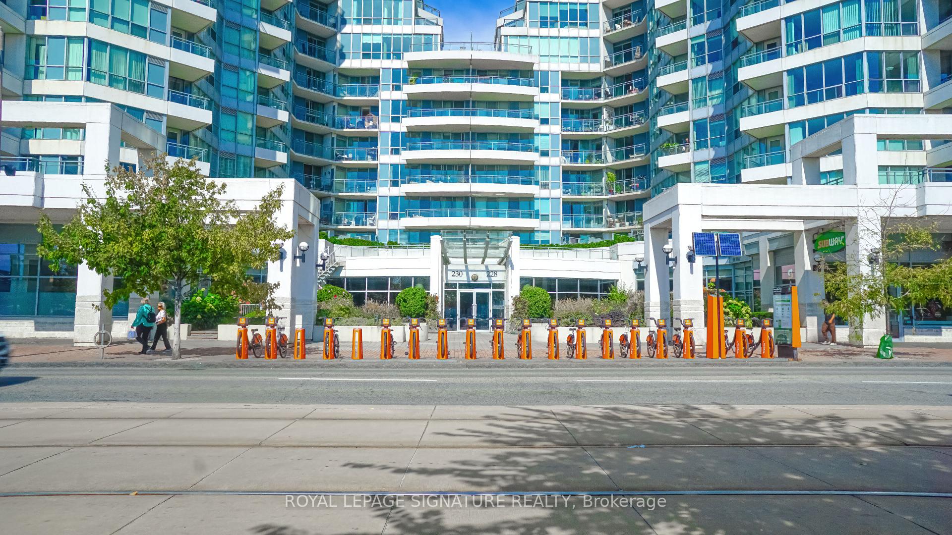 Photo 3 of Unit 1726, 230 Queens Quay W, Toronto, Waterfront Communities — HOMEH
