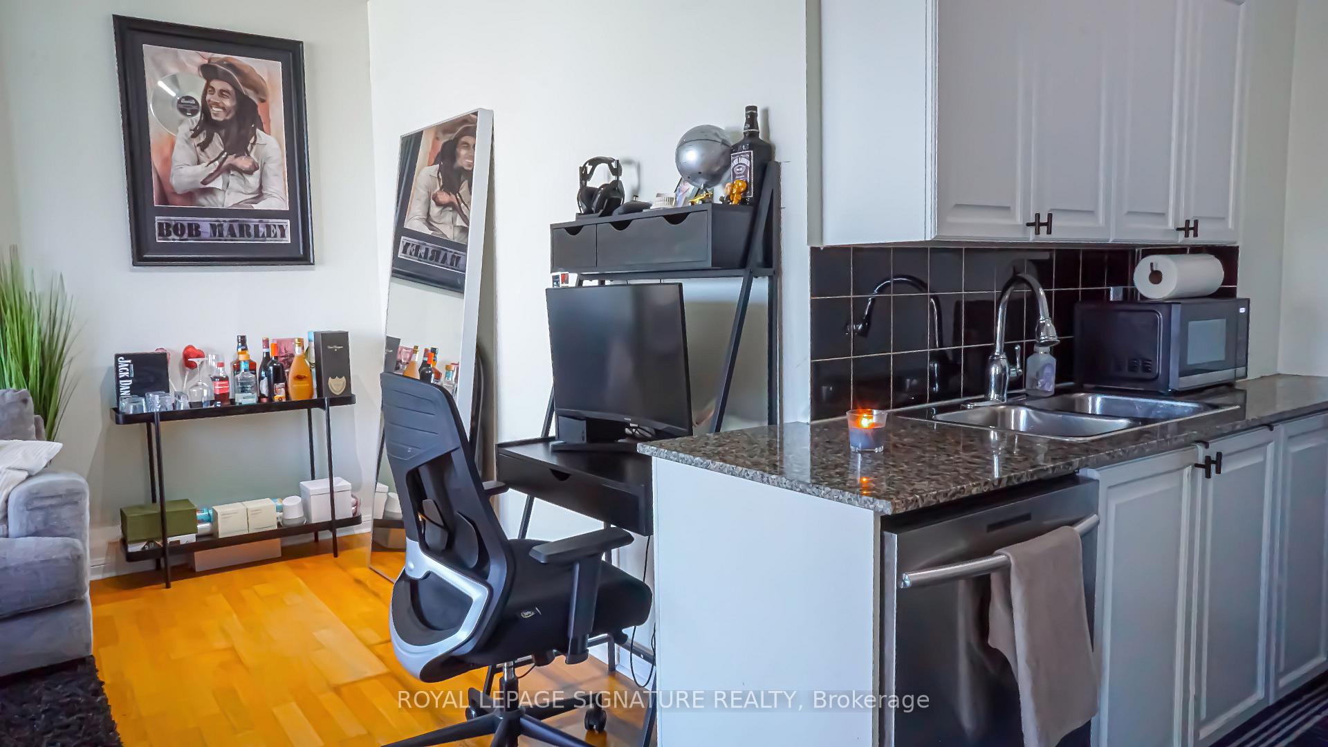 Photo 6 of Unit 1726, 230 Queens Quay W, Toronto, Waterfront Communities — HOMEH