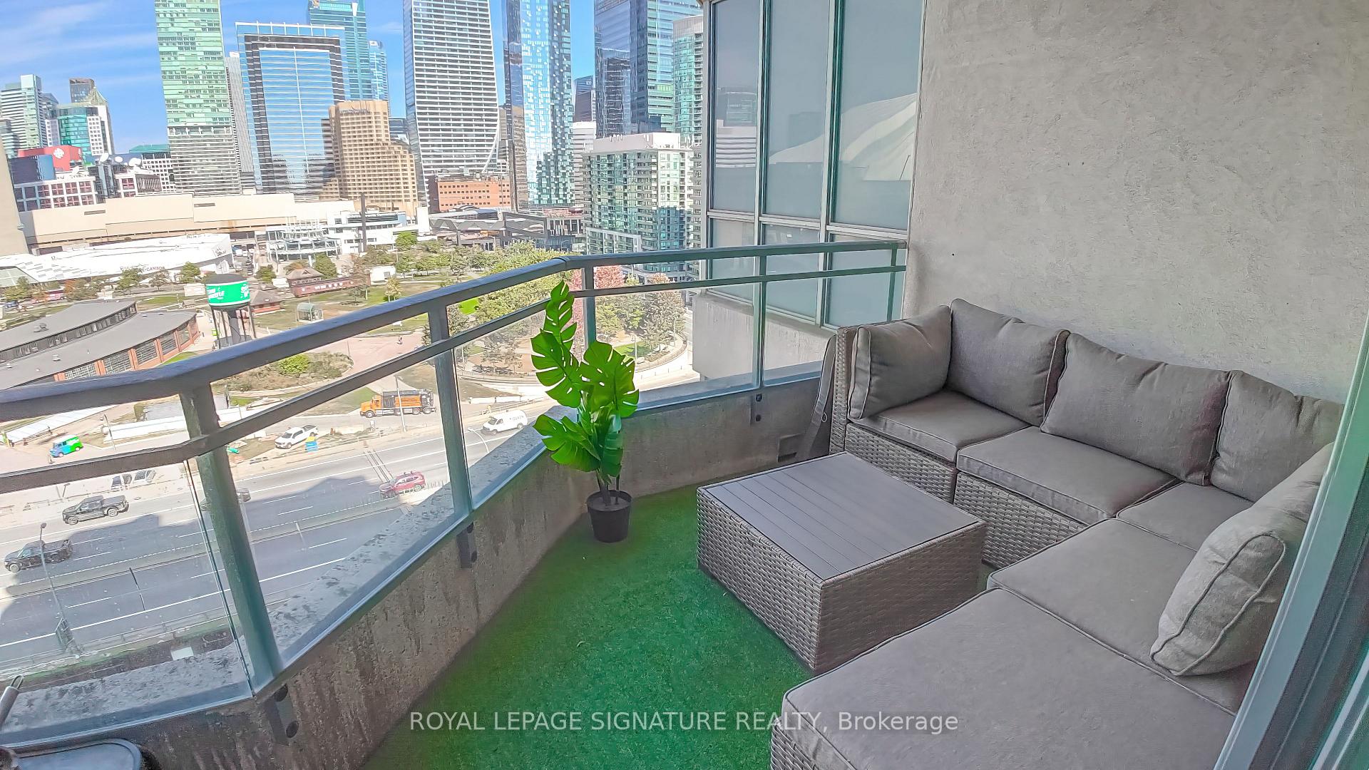 Photo 12 of Unit 1726, 230 Queens Quay W, Toronto, Waterfront Communities — HOMEH