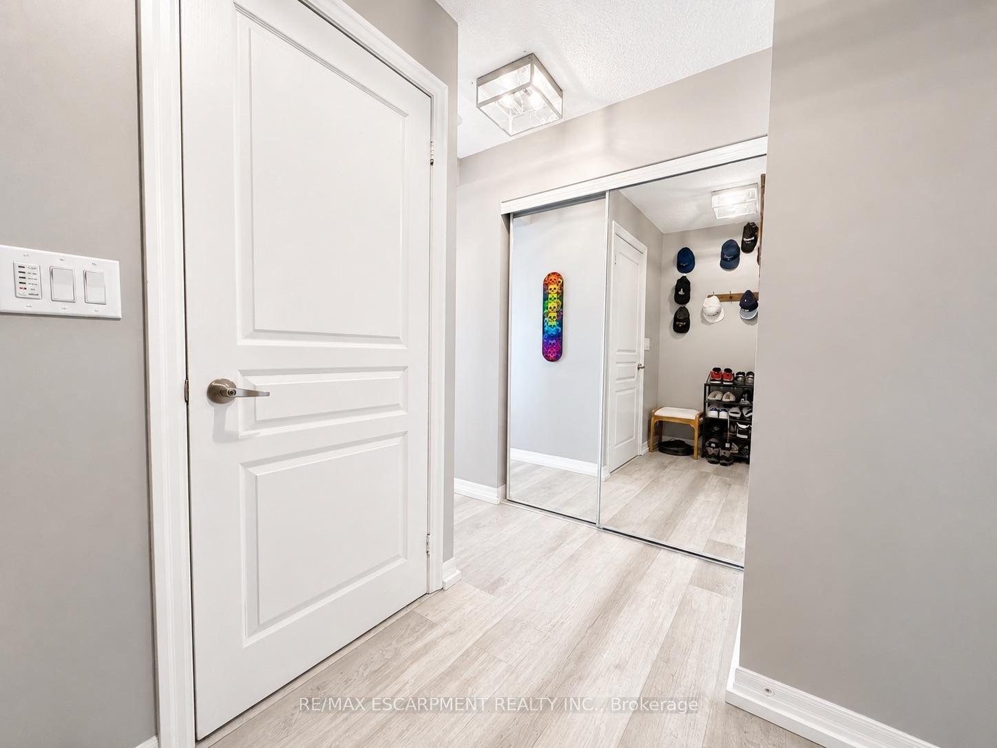 Photo 12 of Unit 809, 1940 Ironstone Drive, Burlington, Uptown — HOMEH