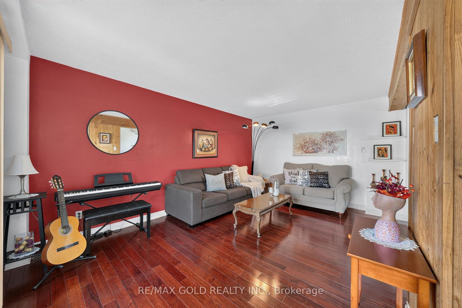 Photo 7 of 10 Jeffrey Street, Brampton, Northgate — HOMEH