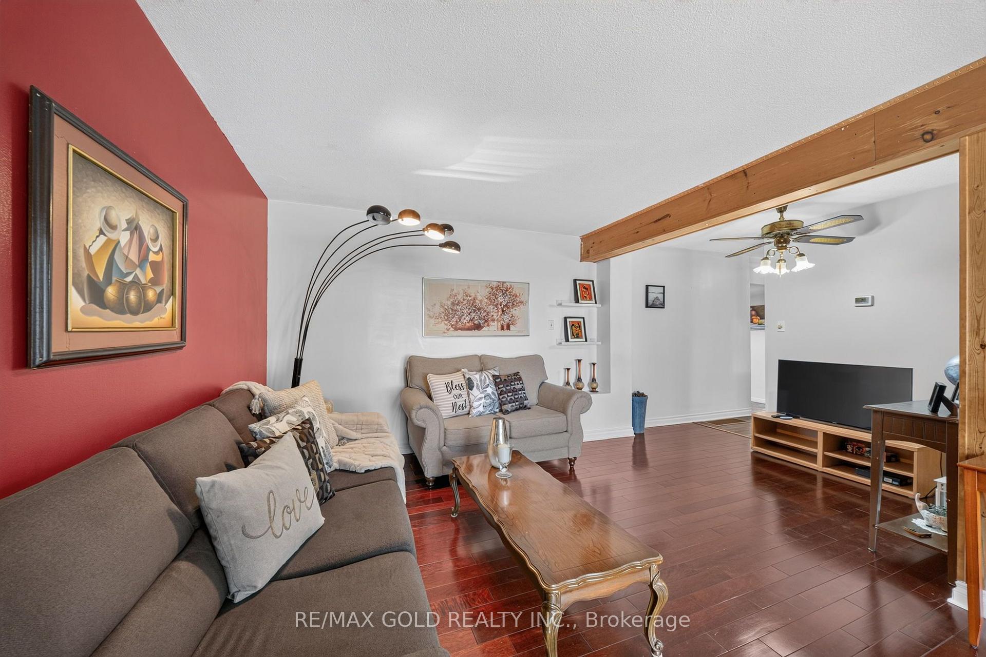 Photo 11 of 10 Jeffrey Street, Brampton, Northgate — HOMEH