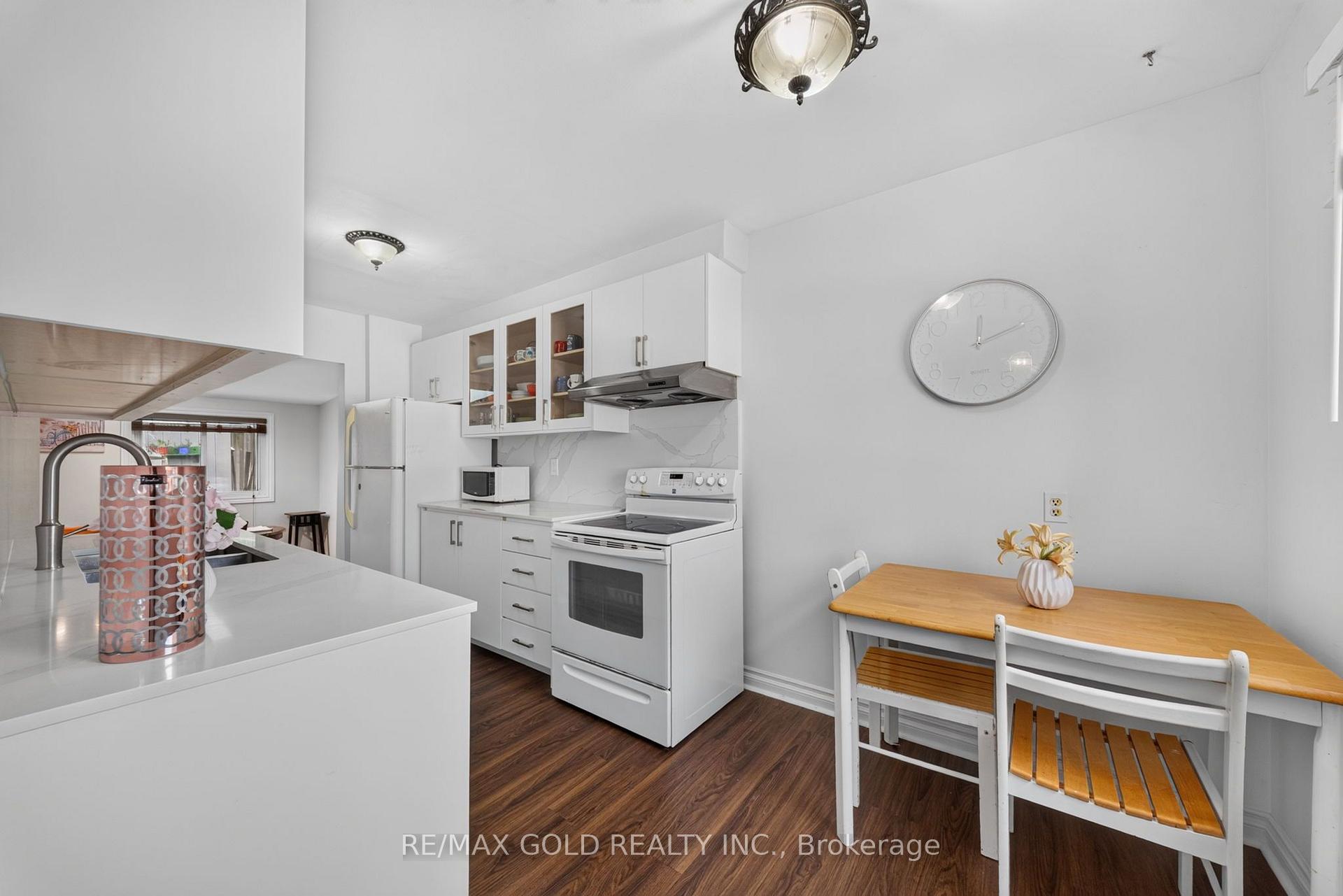 Photo 15 of 10 Jeffrey Street, Brampton, Northgate — HOMEH