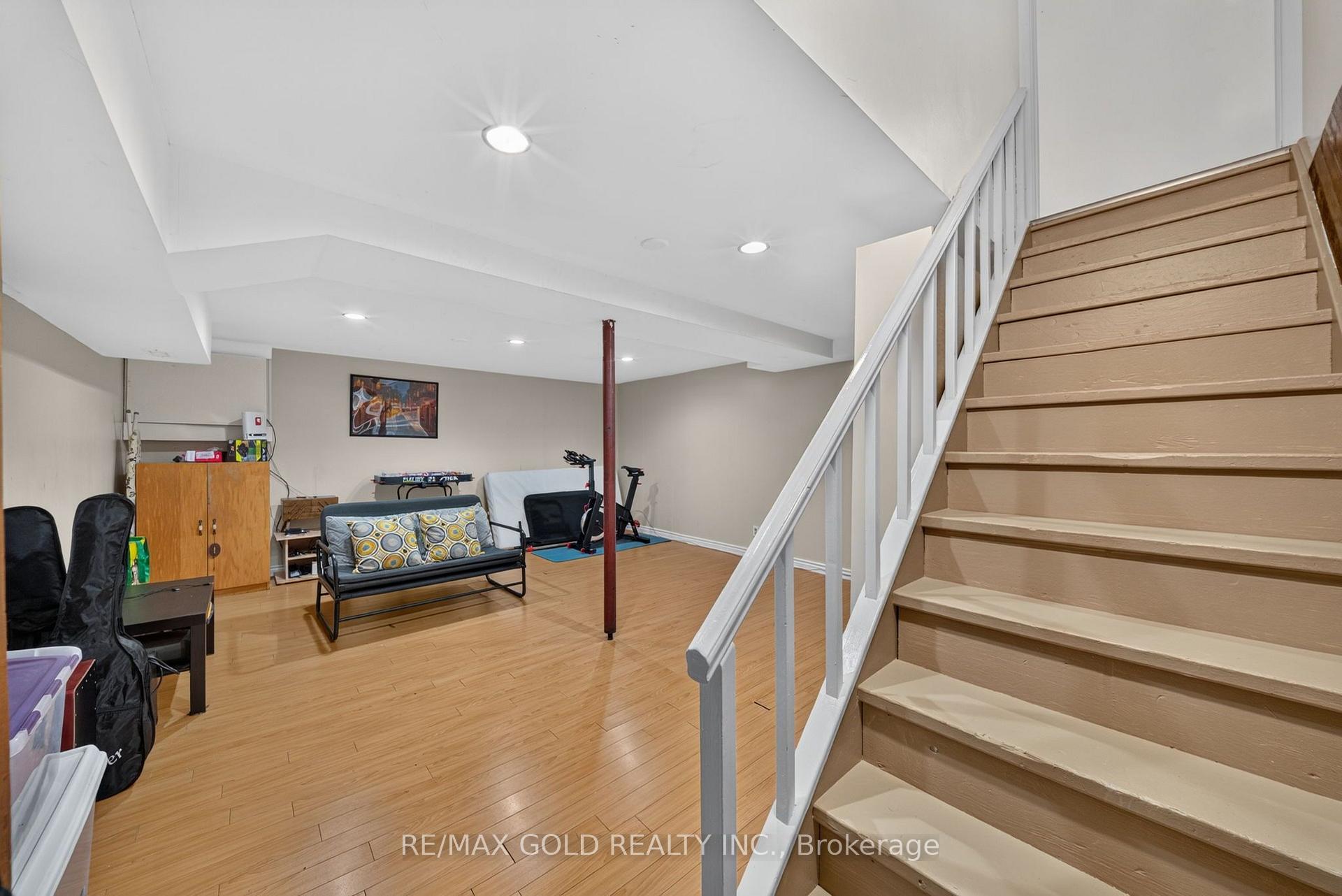 Photo 35 of 10 Jeffrey Street, Brampton, Northgate — HOMEH