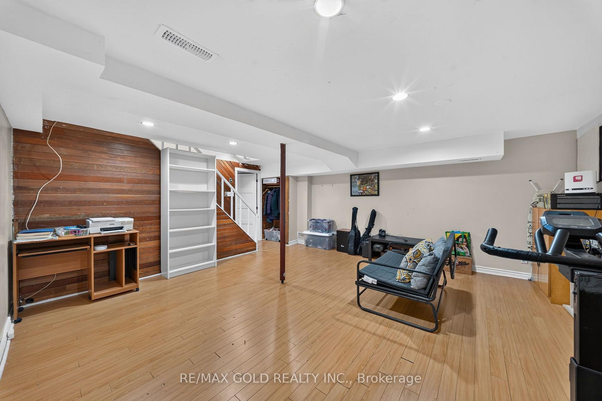 Photo 37 of 10 Jeffrey Street, Brampton, Northgate — HOMEH