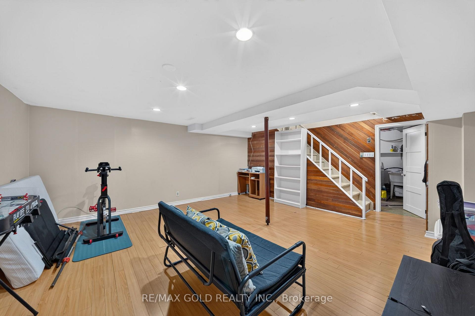 Photo 38 of 10 Jeffrey Street, Brampton, Northgate — HOMEH