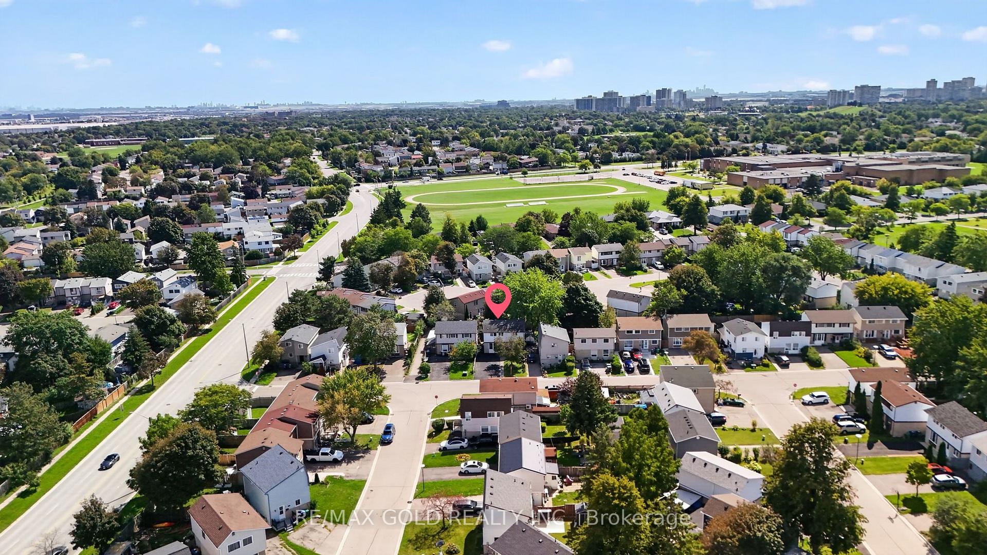 Photo 48 of 10 Jeffrey Street, Brampton, Northgate — HOMEH