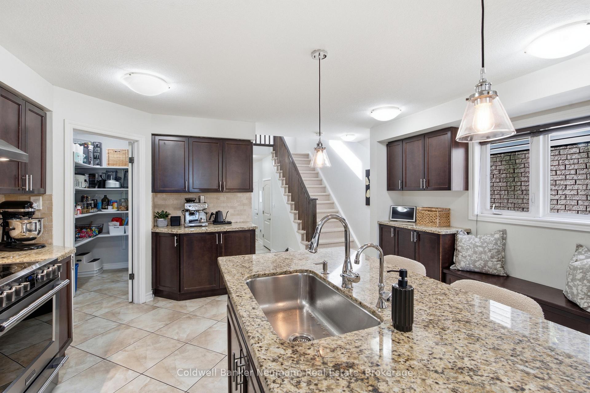 Photo 6 of 186 Goodwin Drive, Guelph, Pineridge/Westminster Woods — HOMEH