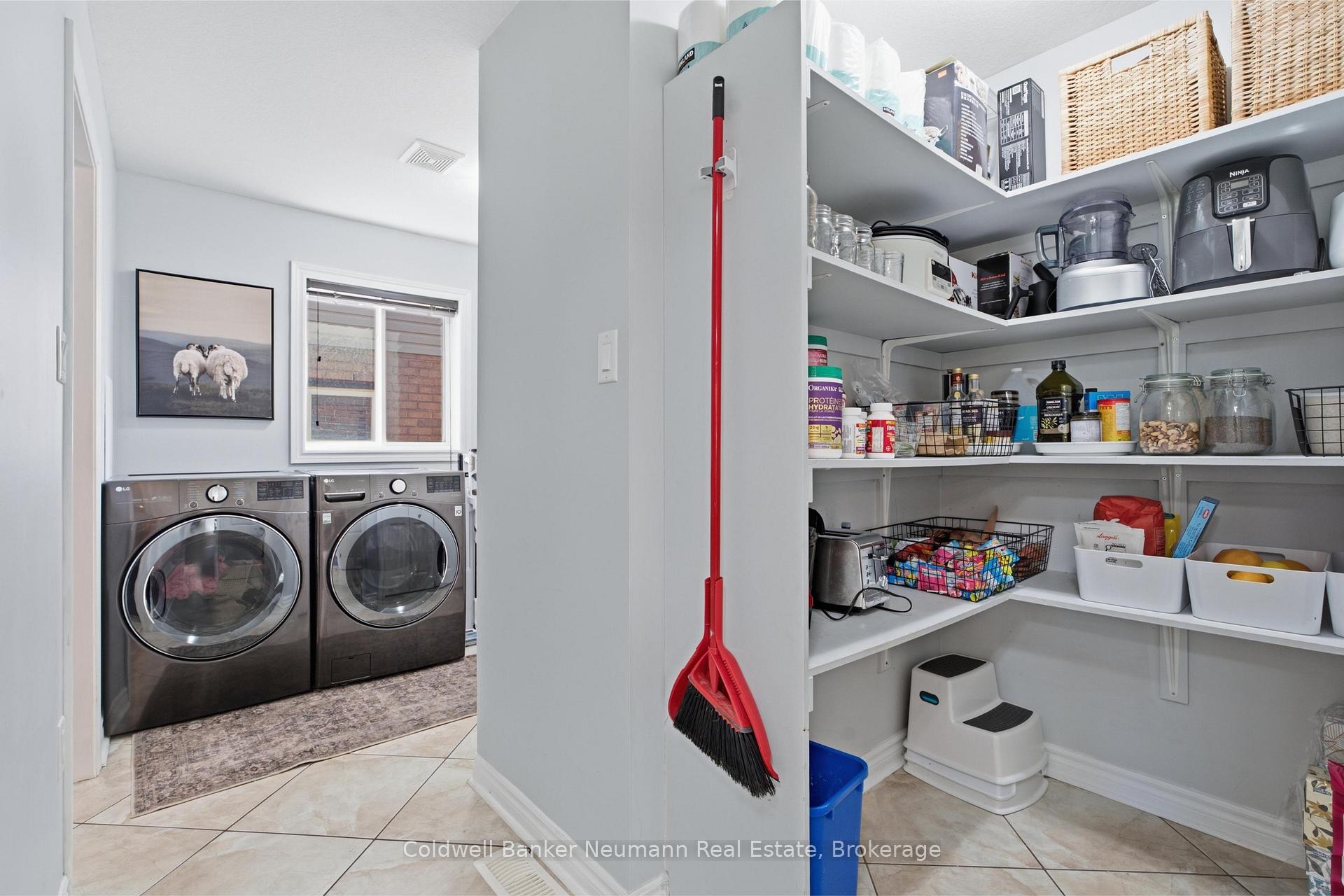 Photo 17 of 186 Goodwin Drive, Guelph, Pineridge/Westminster Woods — HOMEH