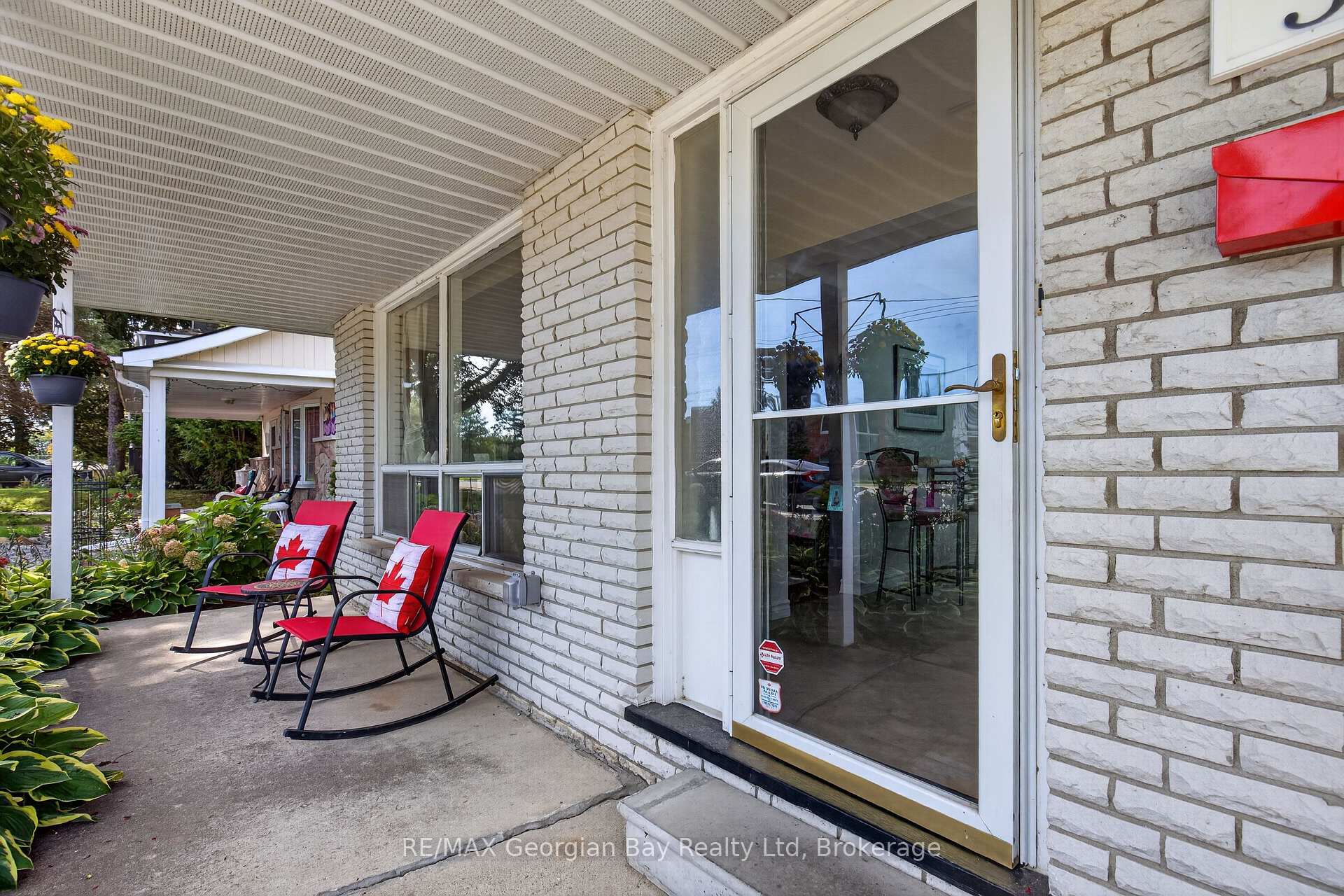Photo 3 of 338 Seventh Street, Midland — HOMEH