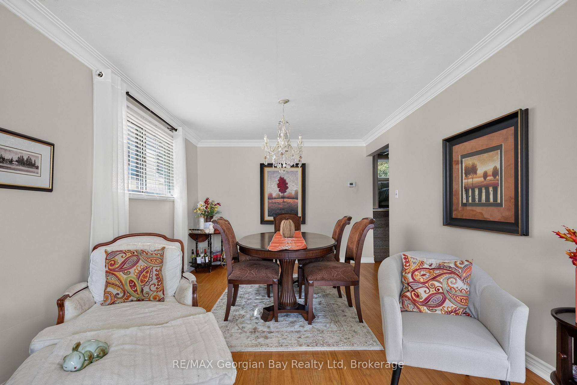 Photo 5 of 338 Seventh Street, Midland — HOMEH