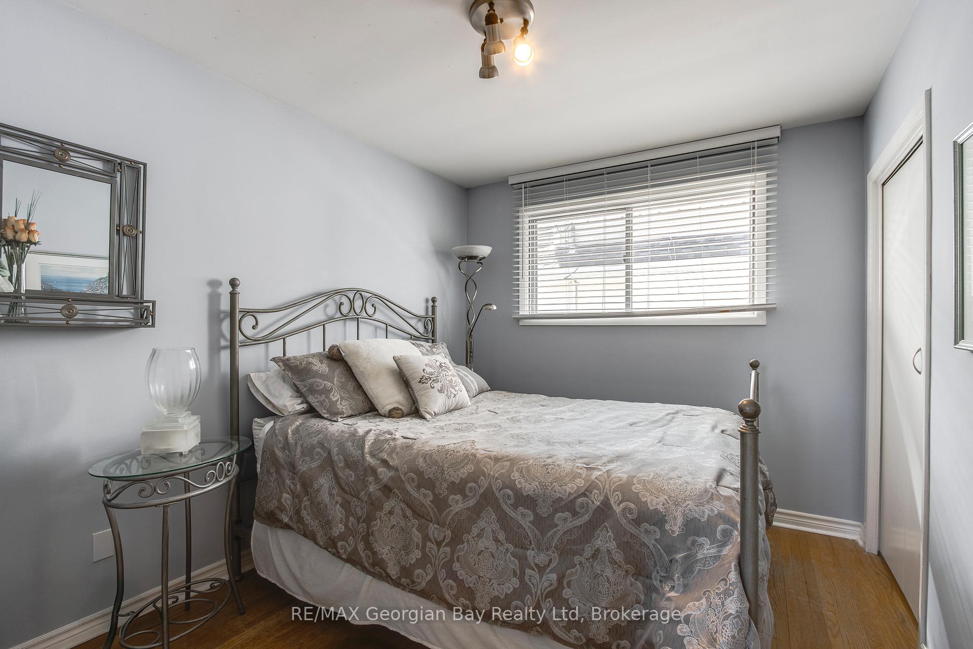 Photo 12 of 338 Seventh Street, Midland — HOMEH