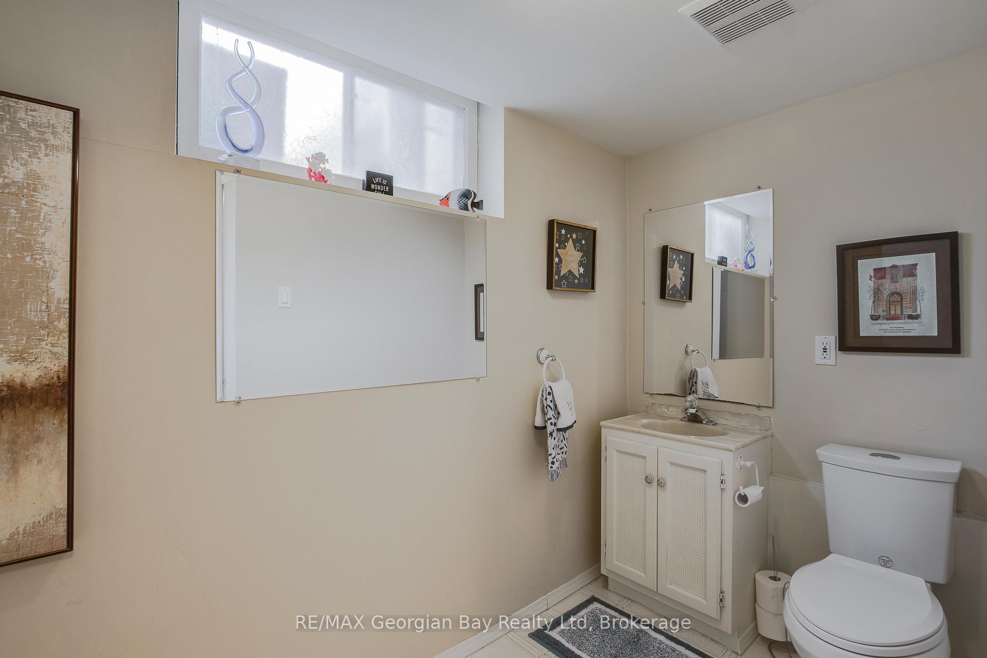 Photo 16 of 338 Seventh Street, Midland — HOMEH