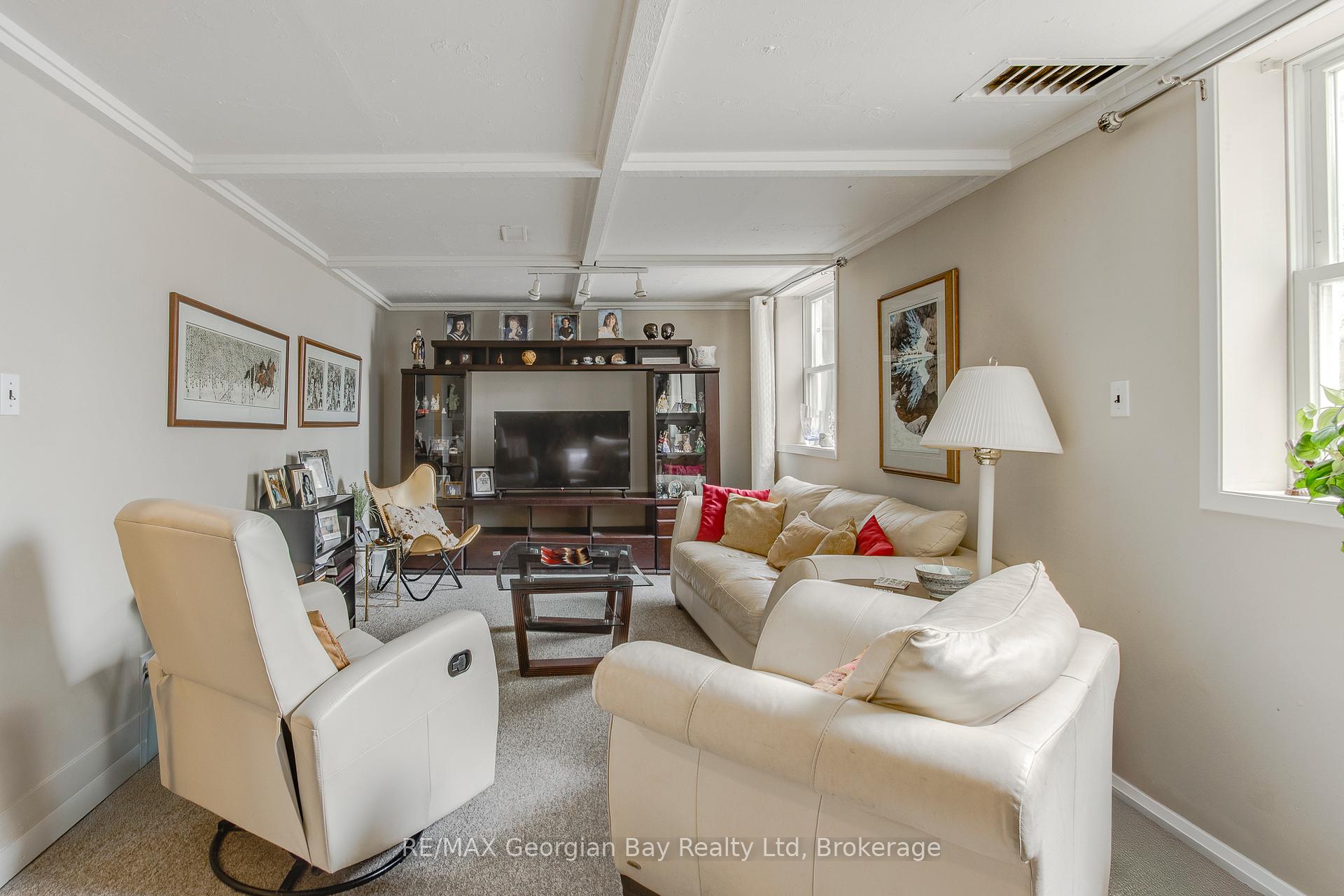 Photo 18 of 338 Seventh Street, Midland — HOMEH