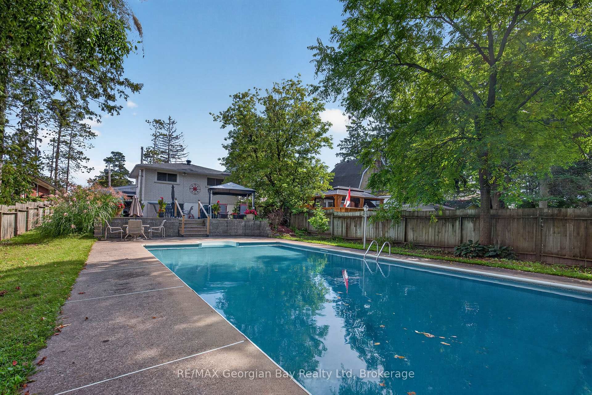 Photo 24 of 338 Seventh Street, Midland — HOMEH