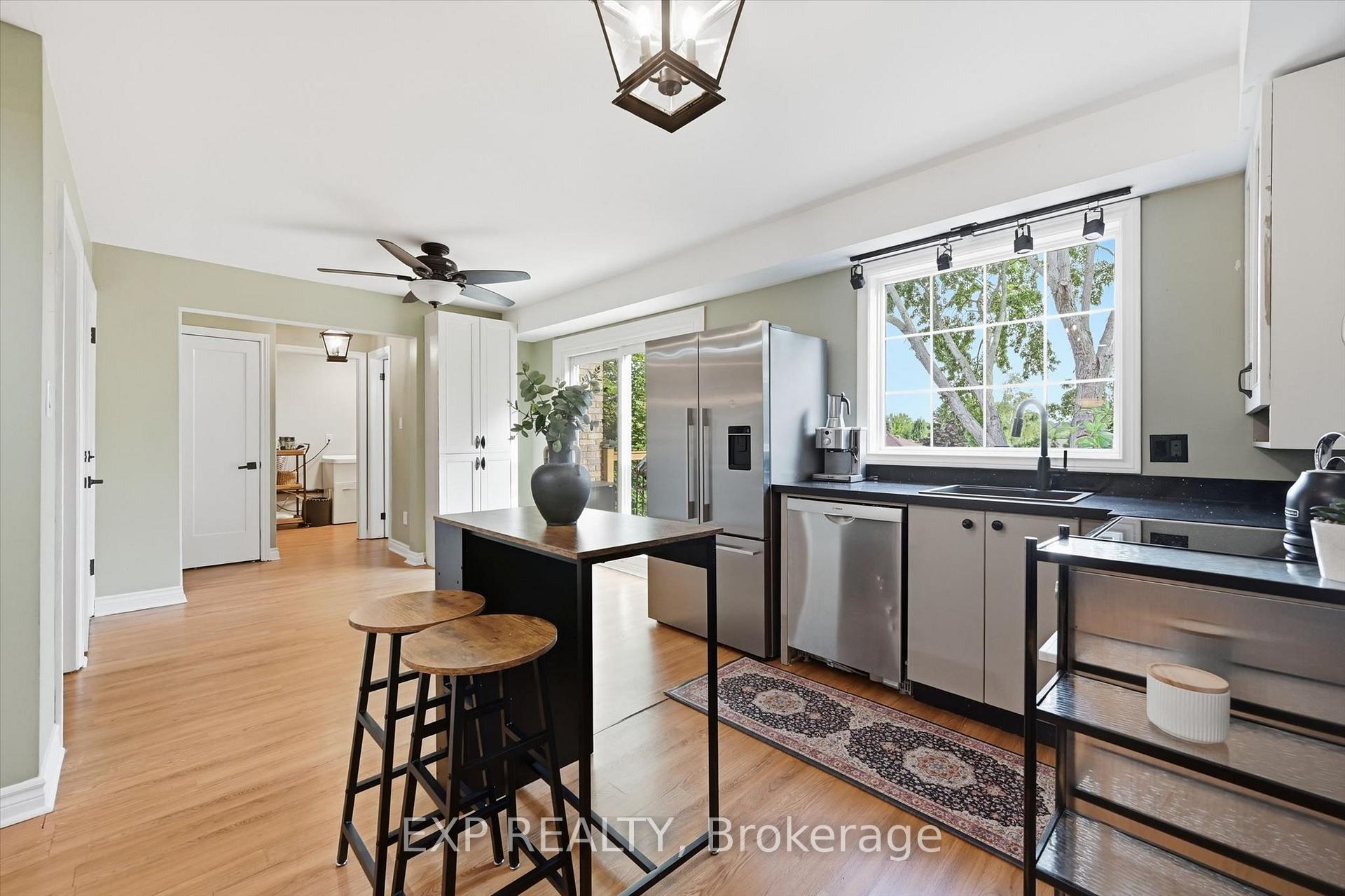 Photo 11 of 51 Chatterson Drive, Hamilton, Ancaster — HOMEH