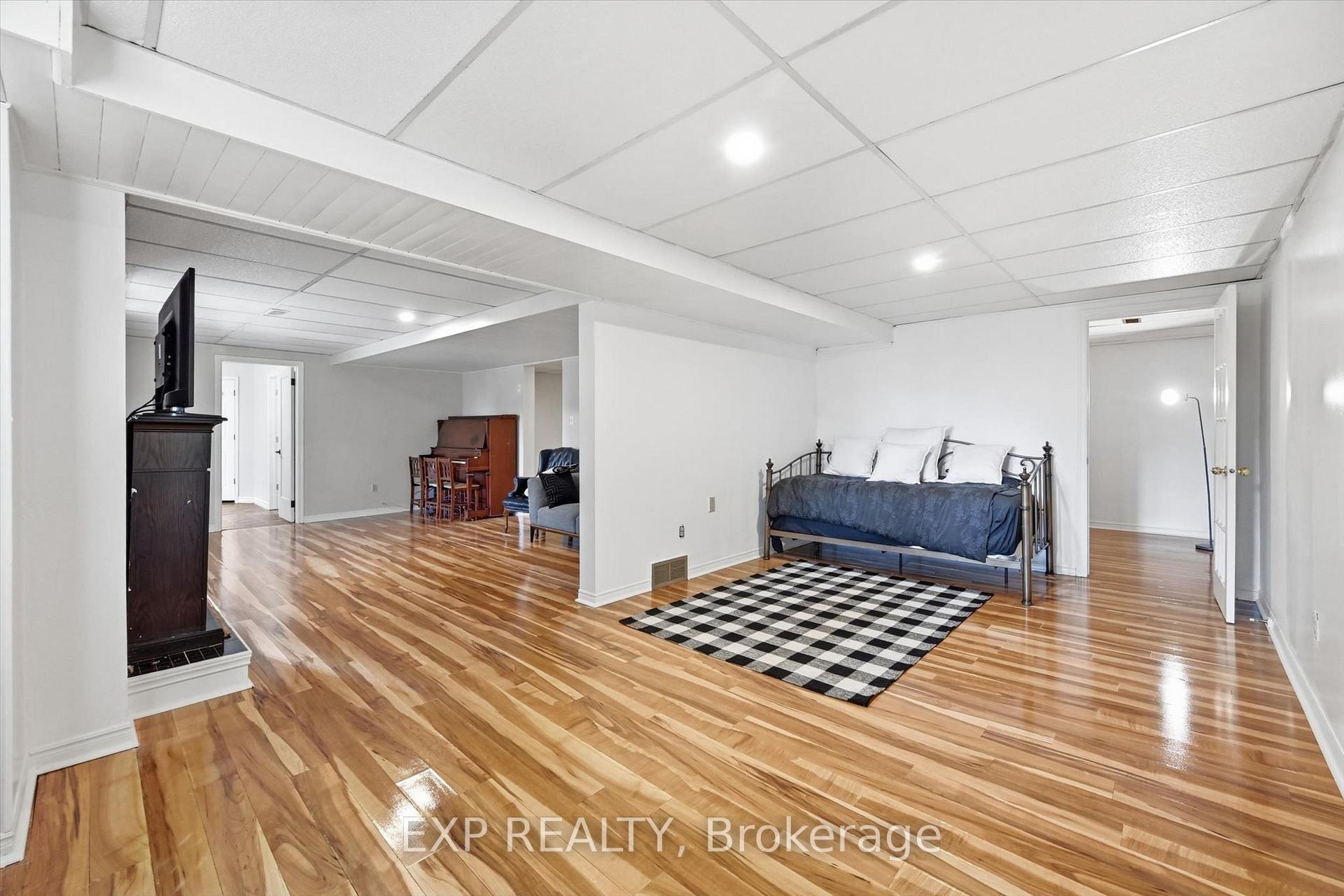 Photo 37 of 51 Chatterson Drive, Hamilton, Ancaster — HOMEH