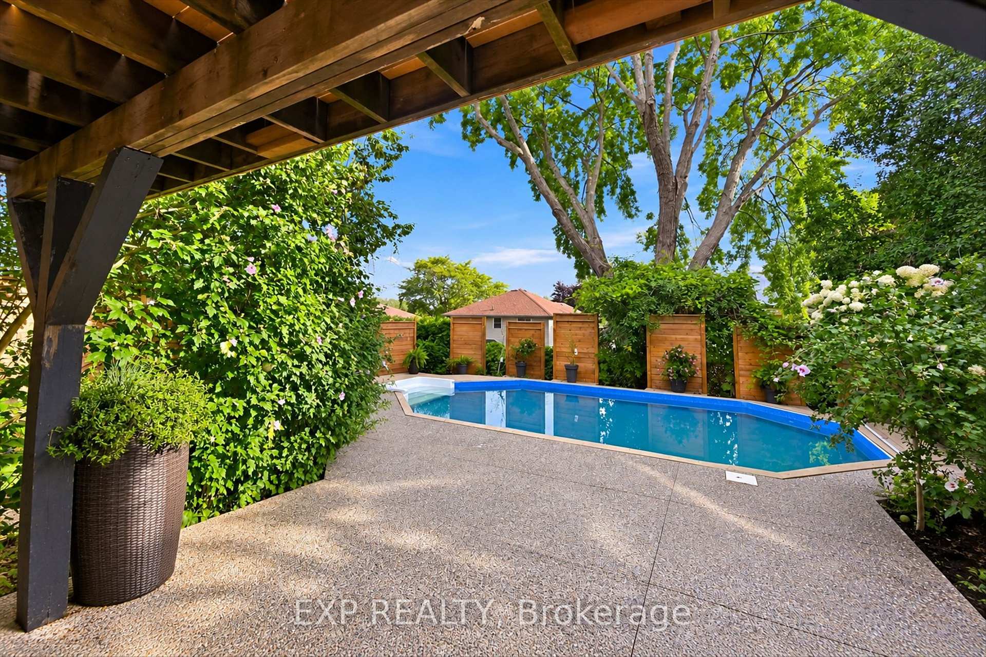 Photo 43 of 51 Chatterson Drive, Hamilton, Ancaster — HOMEH