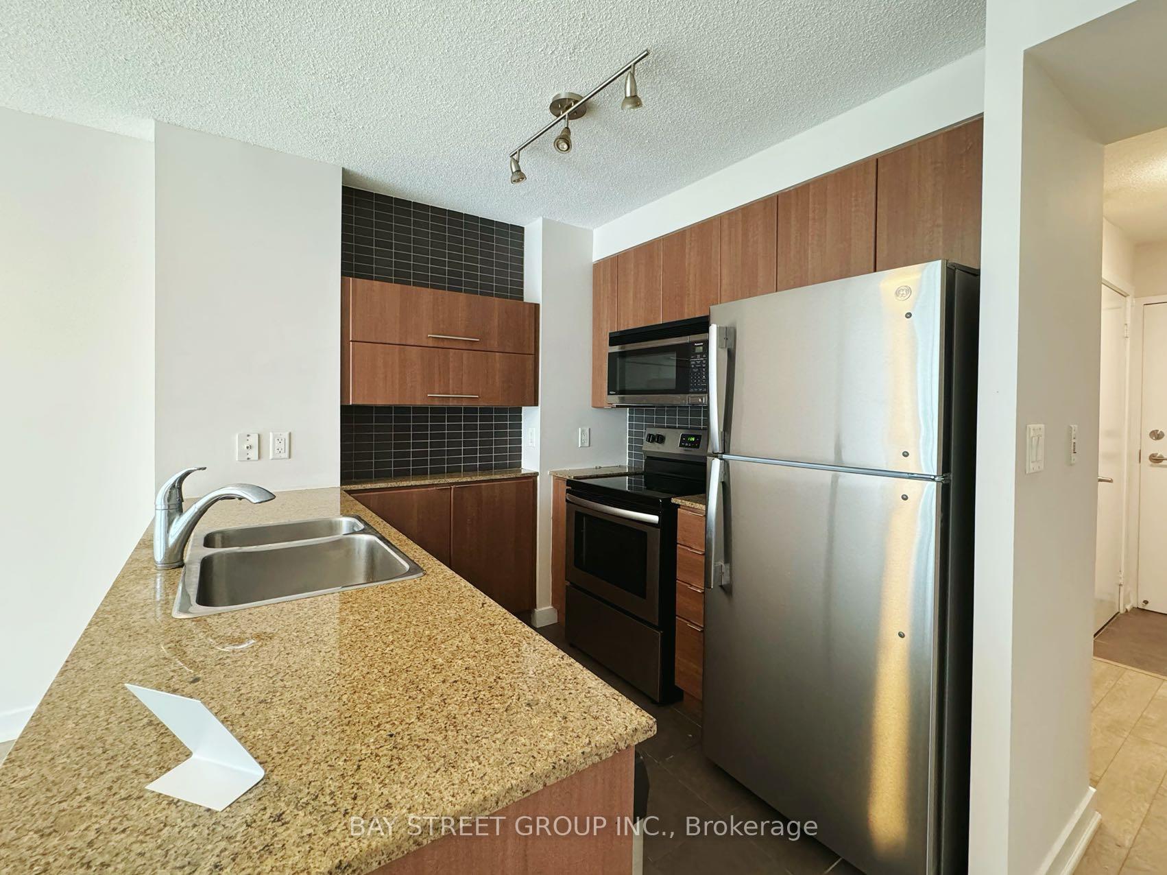 Photo 8 of Unit 807, 11 Brunel Court, Toronto, Waterfront Communities — HOMEH