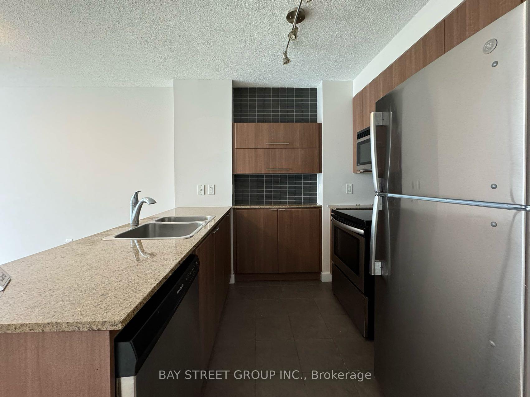 Photo 9 of Unit 807, 11 Brunel Court, Toronto, Waterfront Communities — HOMEH