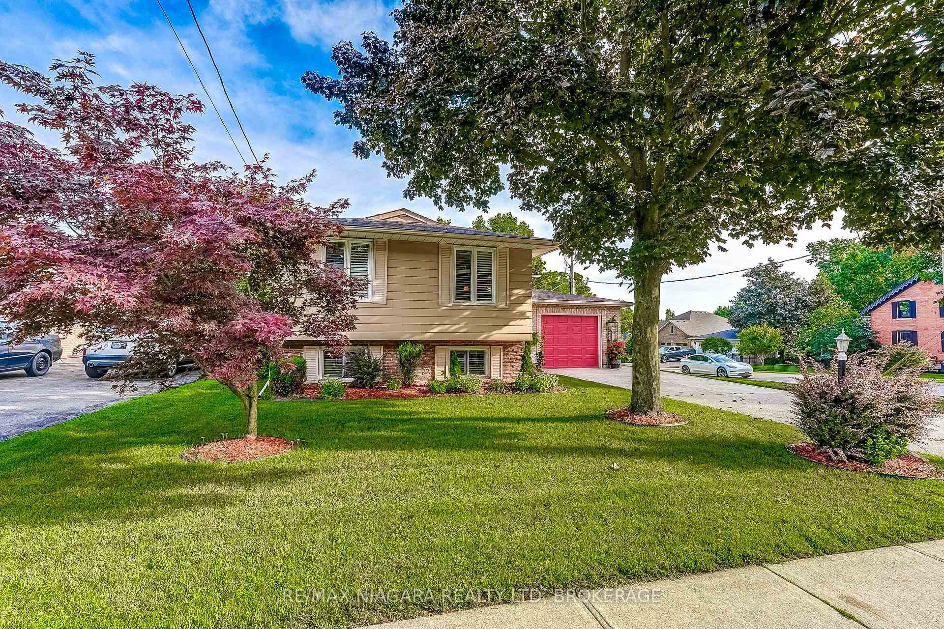 Photo 2 of 33 Hurricane Road, Pelham, Fonthill — HOMEH