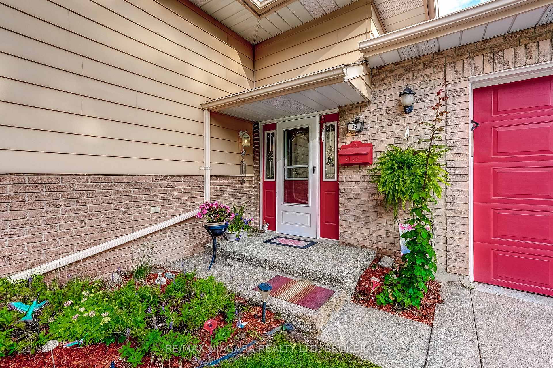 Photo 5 of 33 Hurricane Road, Pelham, Fonthill — HOMEH