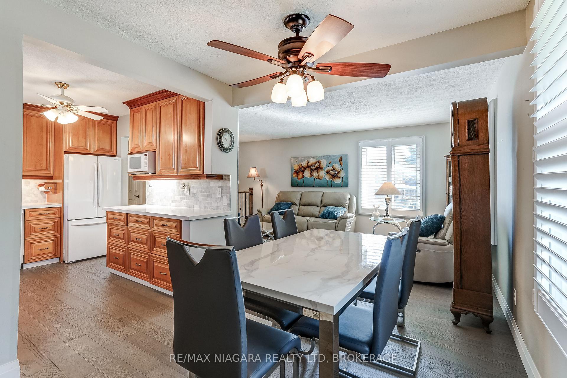 Photo 12 of 33 Hurricane Road, Pelham, Fonthill — HOMEH