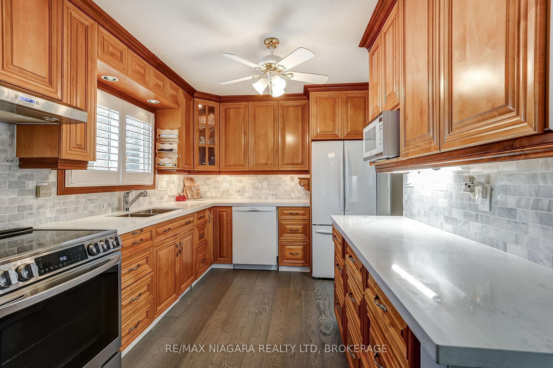 Photo 13 of 33 Hurricane Road, Pelham, Fonthill — HOMEH