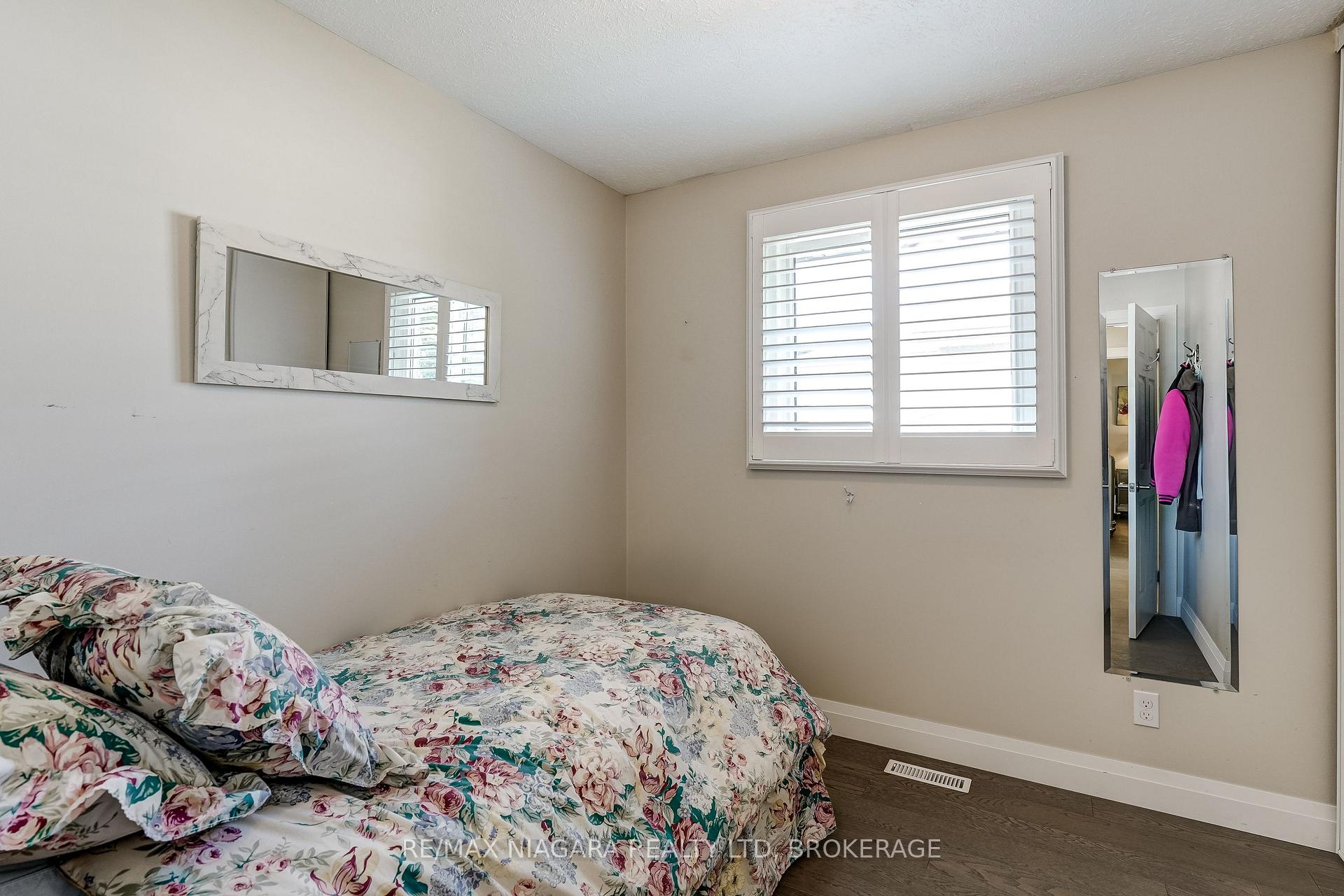 Photo 16 of 33 Hurricane Road, Pelham, Fonthill — HOMEH