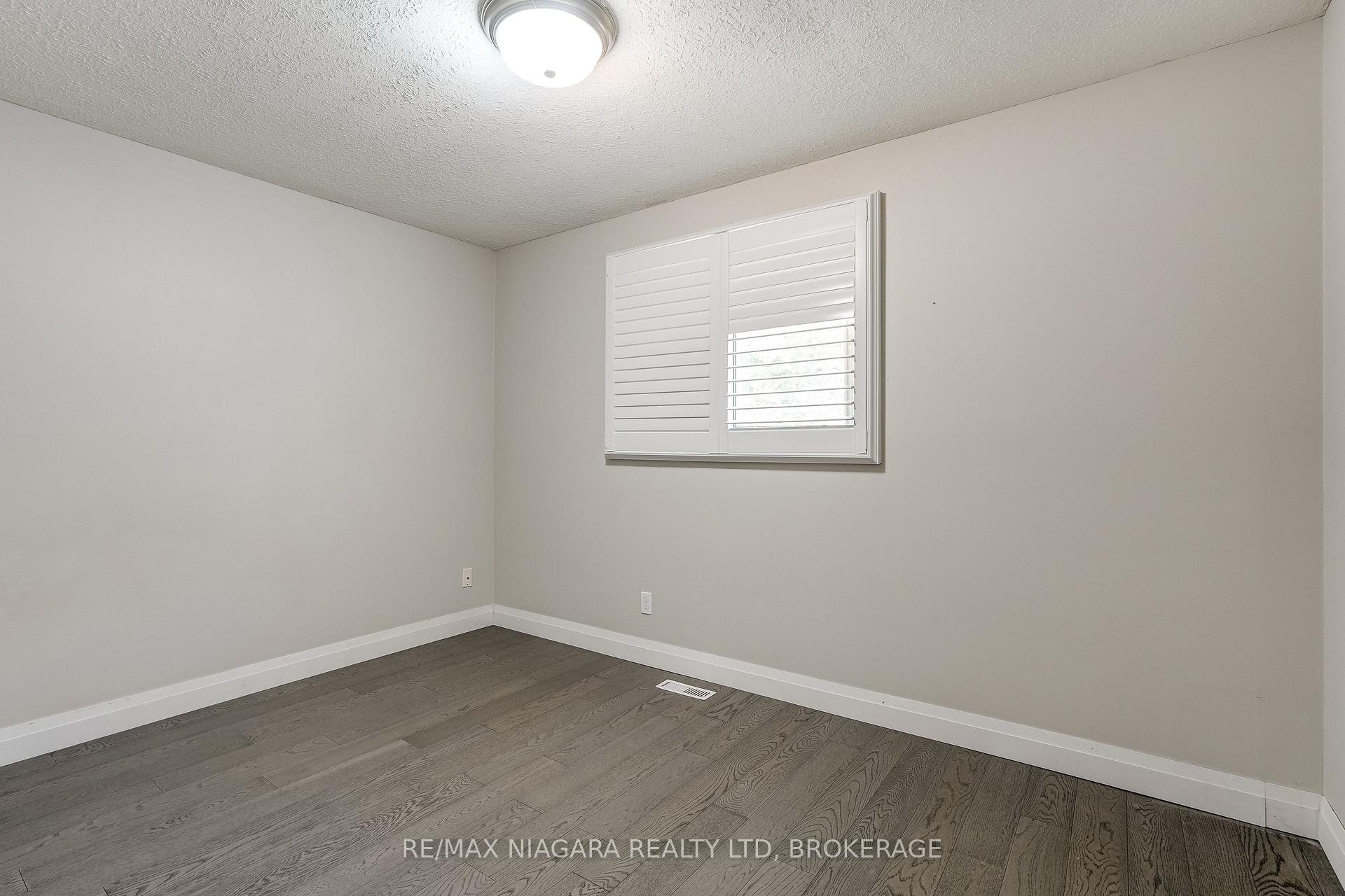 Photo 19 of 33 Hurricane Road, Pelham, Fonthill — HOMEH