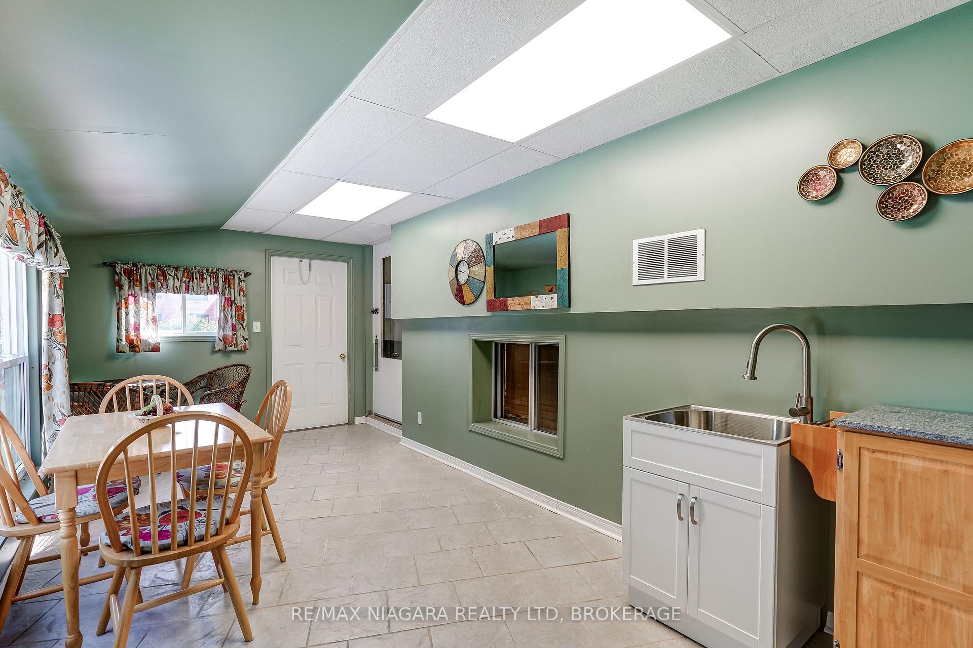 Photo 24 of 33 Hurricane Road, Pelham, Fonthill — HOMEH