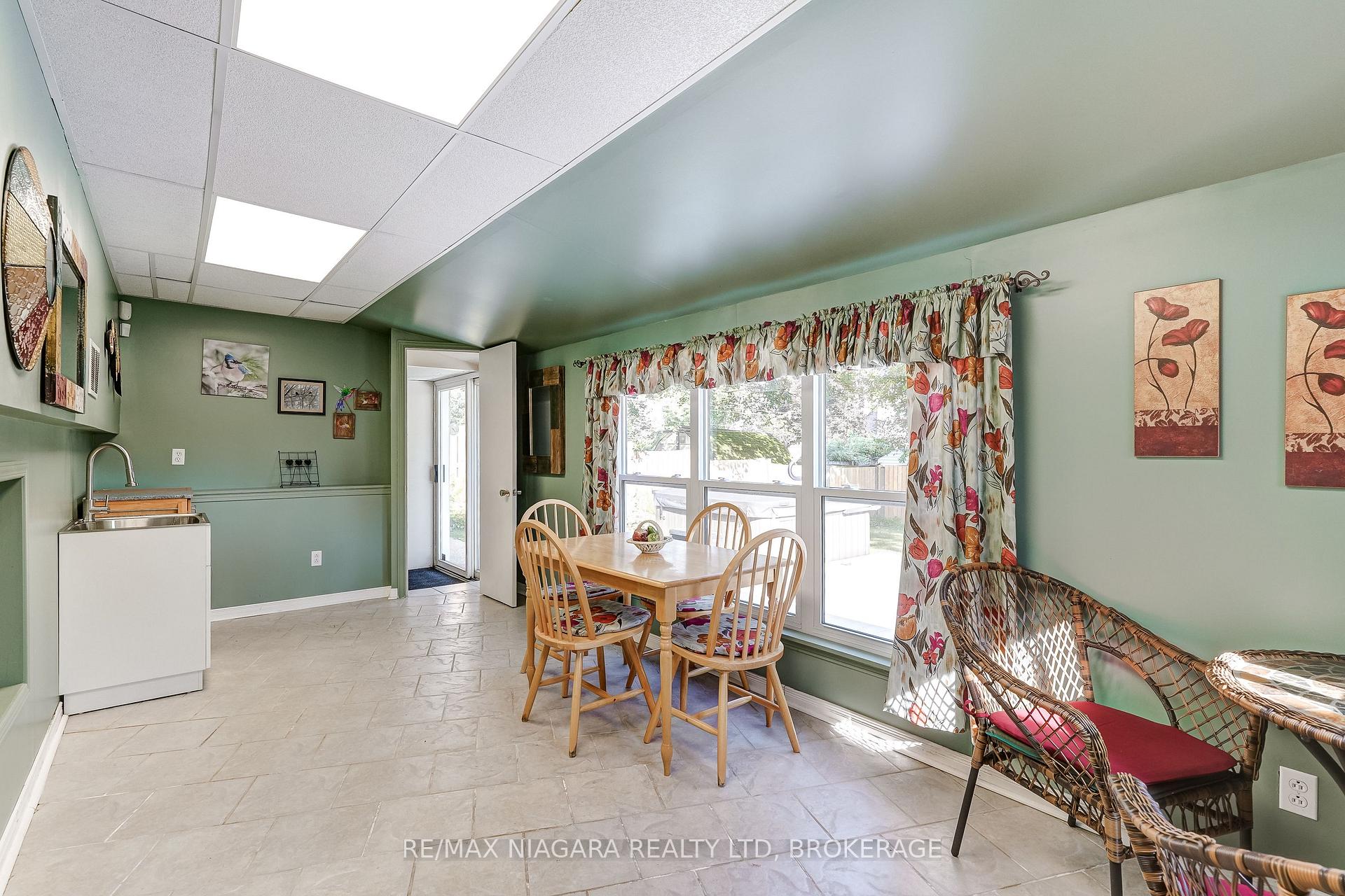 Photo 25 of 33 Hurricane Road, Pelham, Fonthill — HOMEH