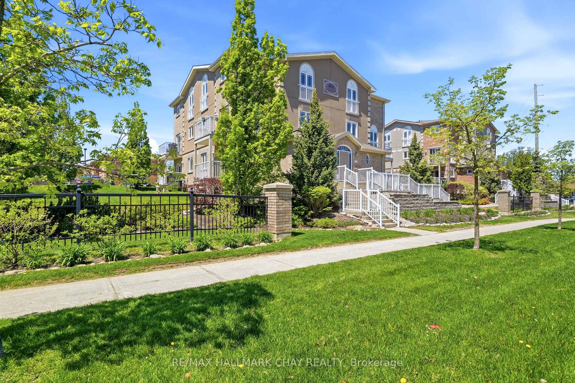 Photo 2 of Unit 1, 408 Veterans Drive, Barrie, Holly — HOMEH
