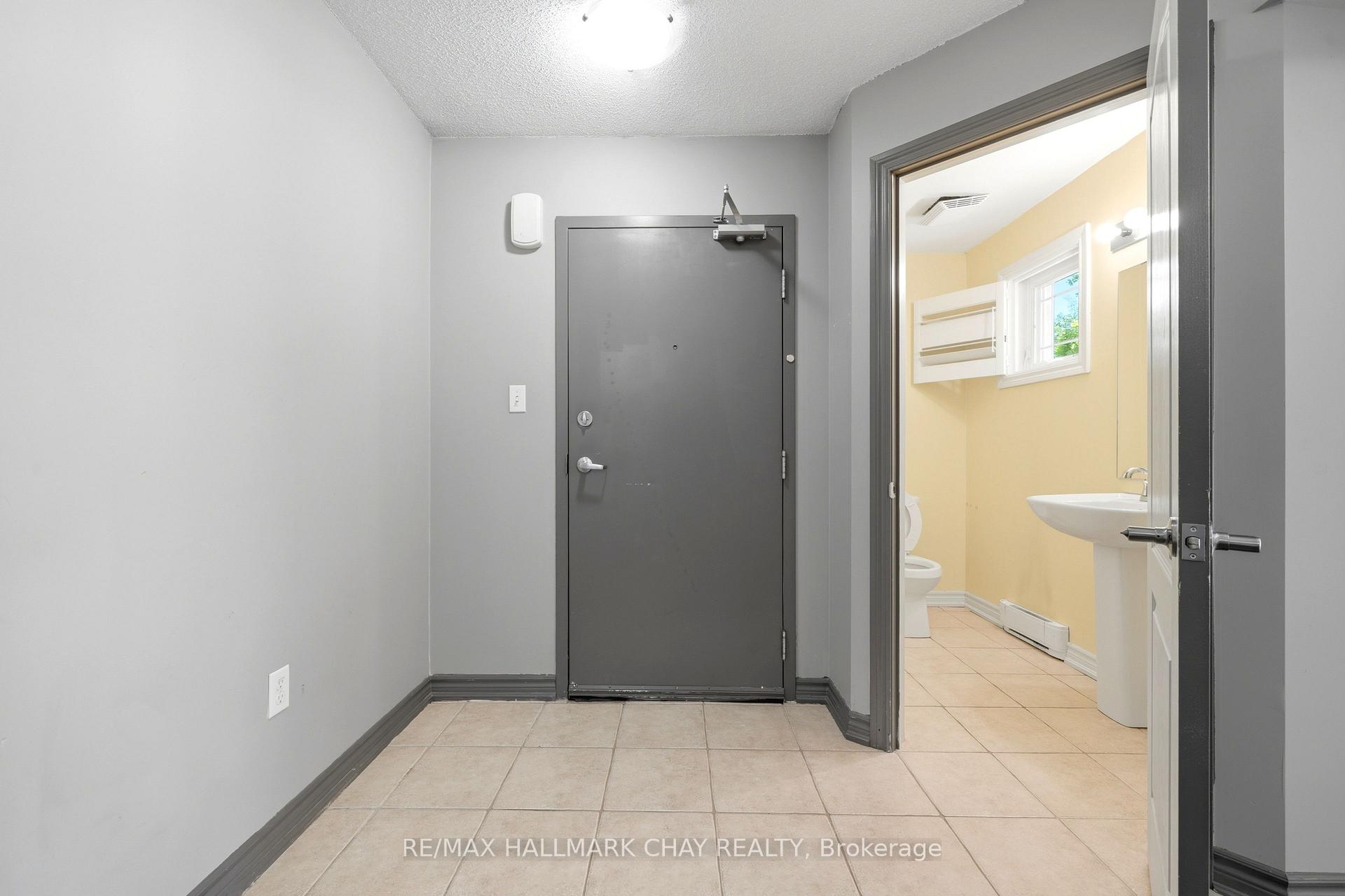 Photo 5 of Unit 1, 408 Veterans Drive, Barrie, Holly — HOMEH