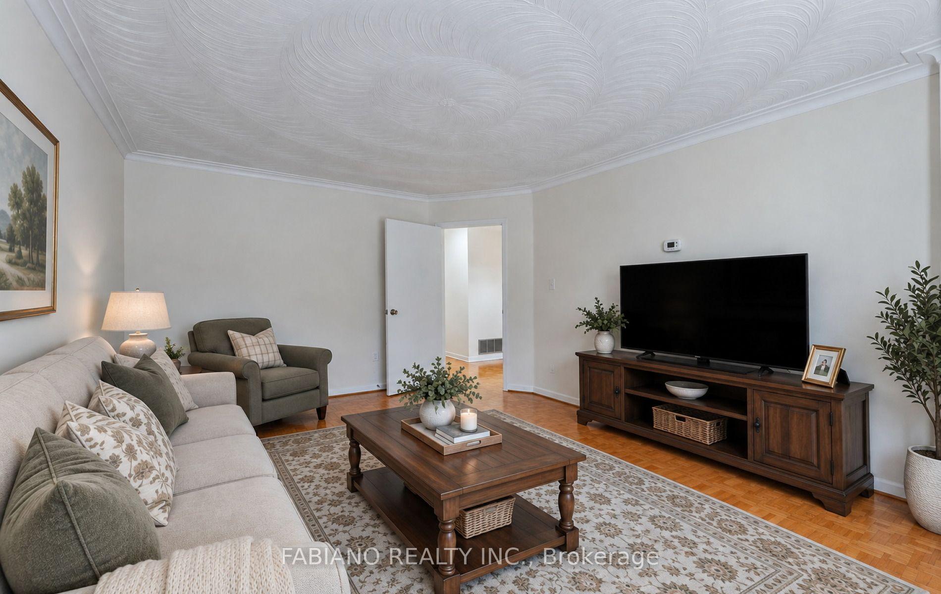 Photo 5 of 549 Gladstone Avenue, Toronto, Dovercourt-Wallace Emerson-Junction — HOMEH